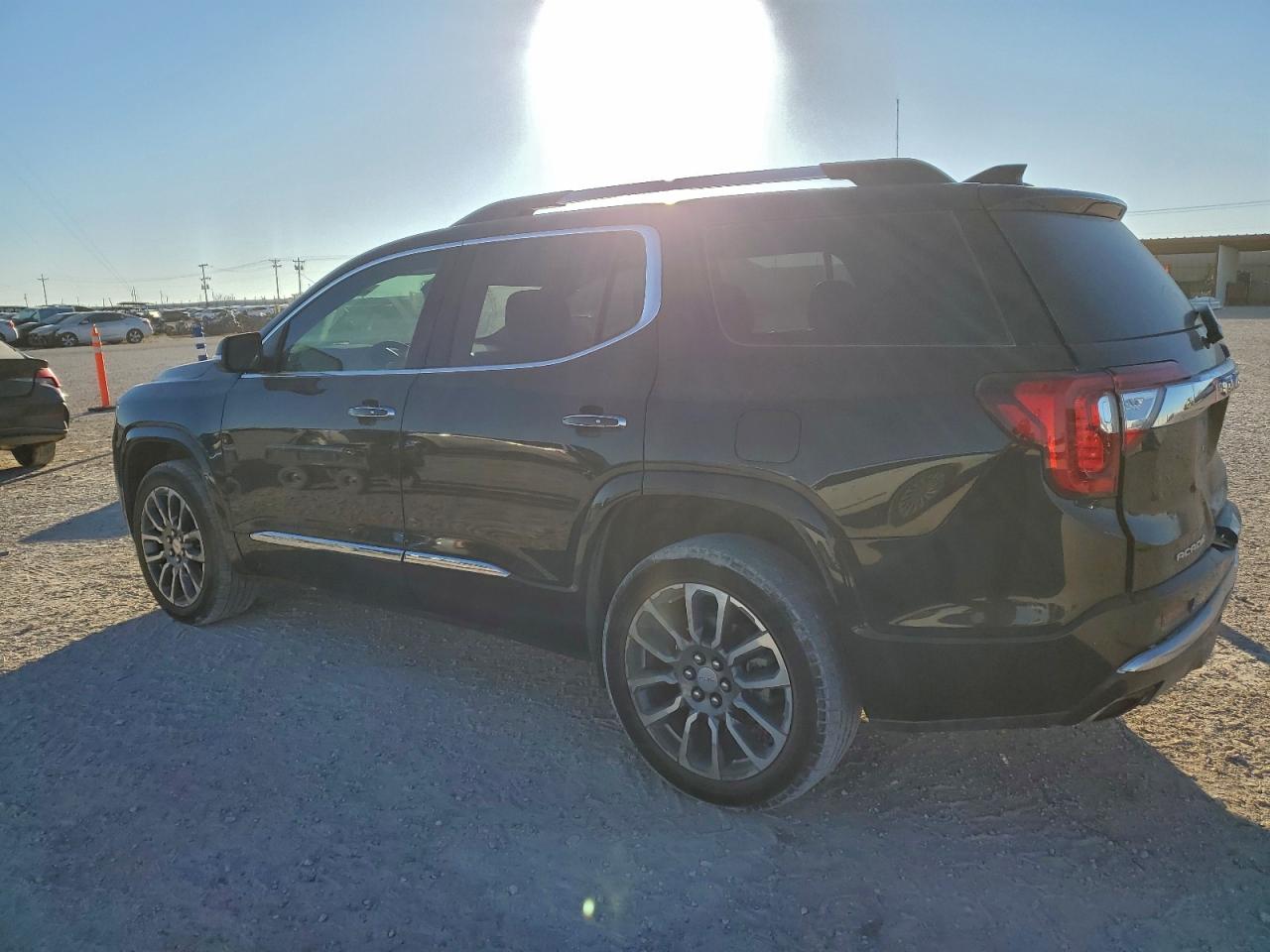 2023 GMC ACADIA DENALI photo 3