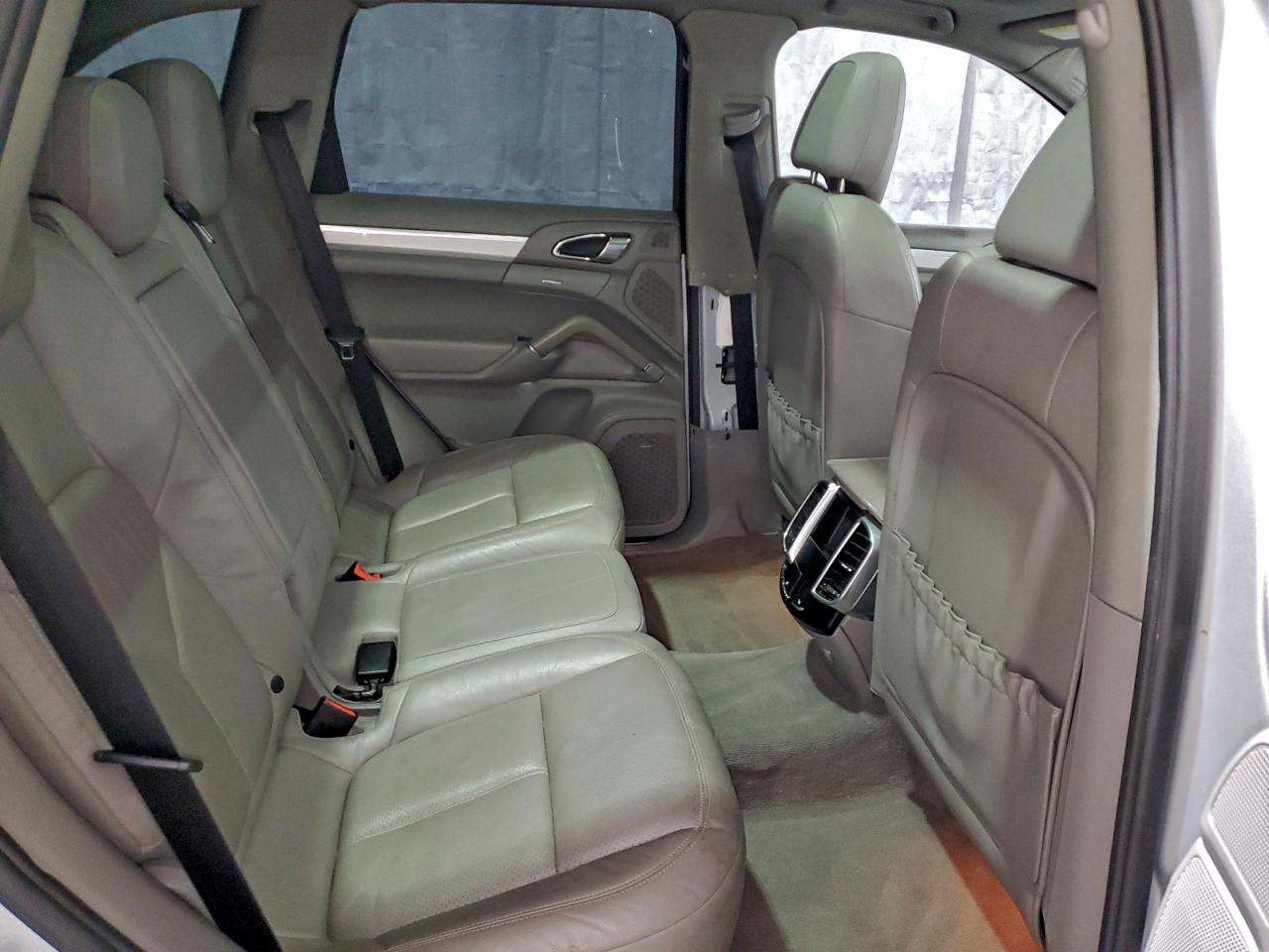 2012 PORSCHE CAYENNE S photo 11