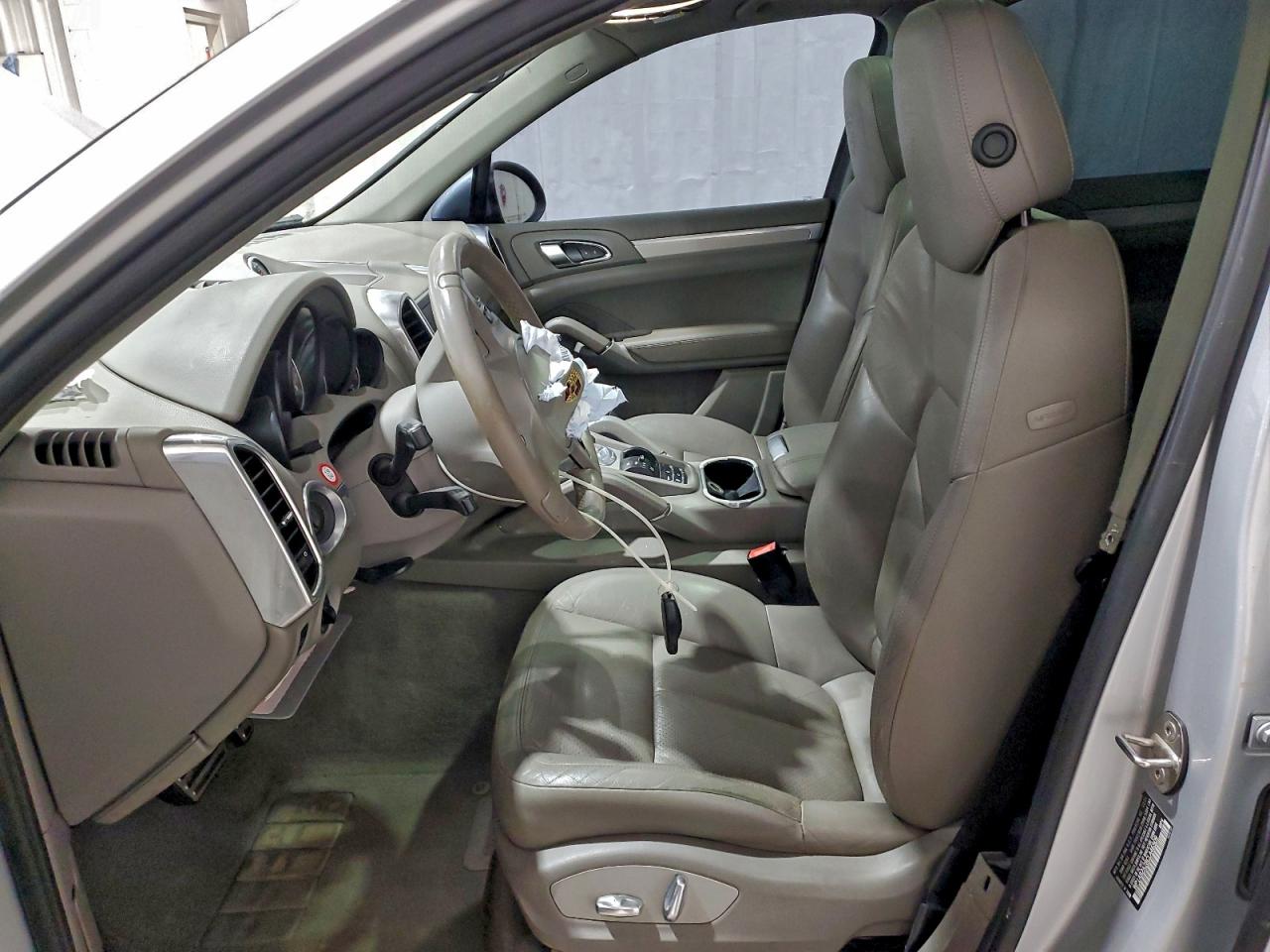 2012 PORSCHE CAYENNE S photo 7
