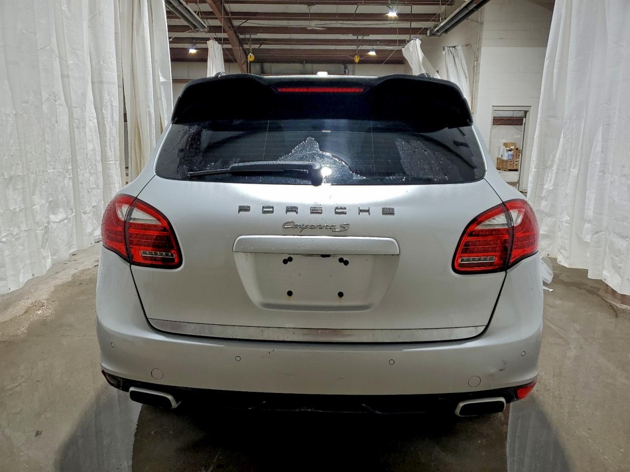 2012 PORSCHE CAYENNE S photo 6