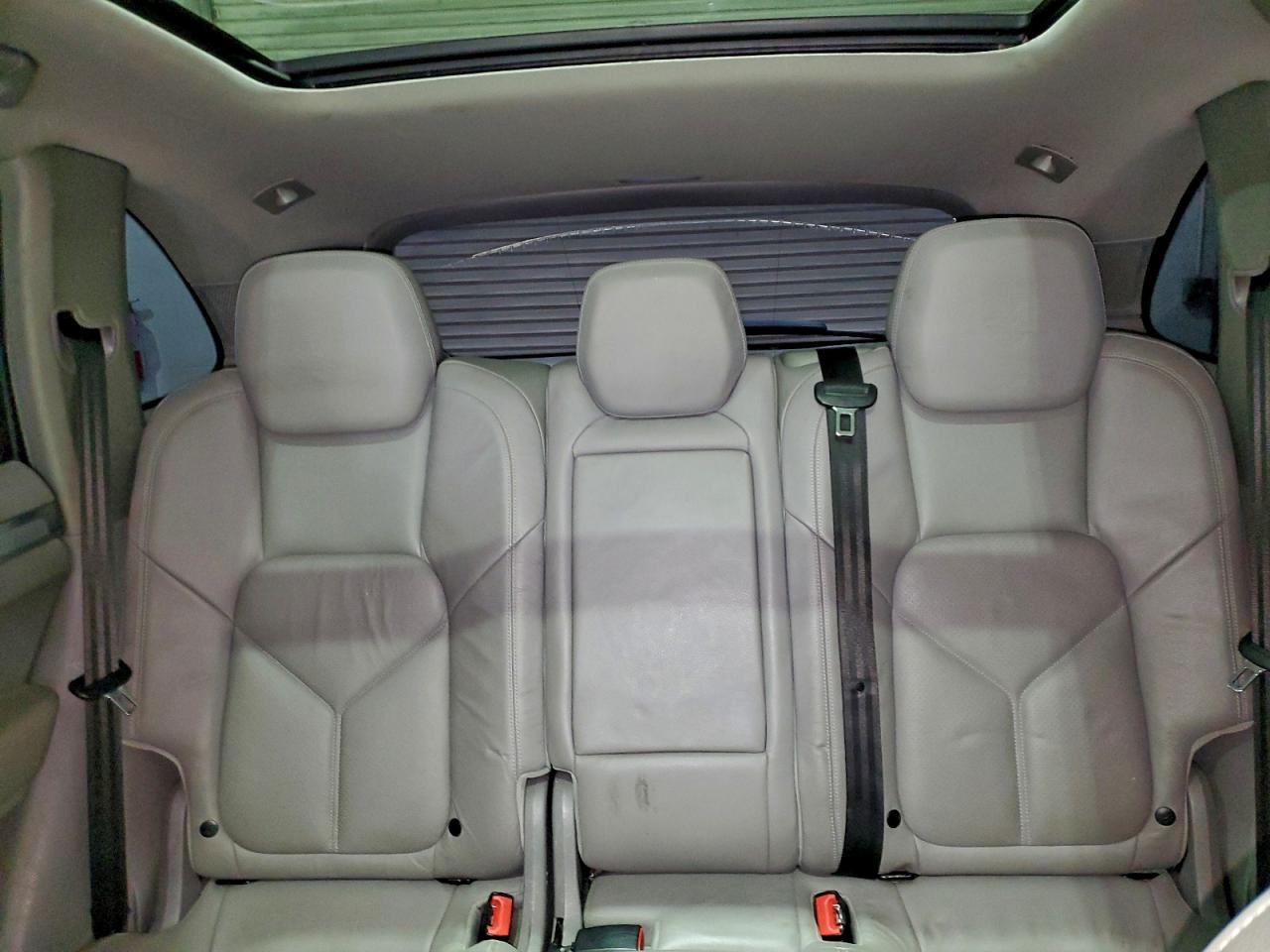 2012 PORSCHE CAYENNE S photo 10