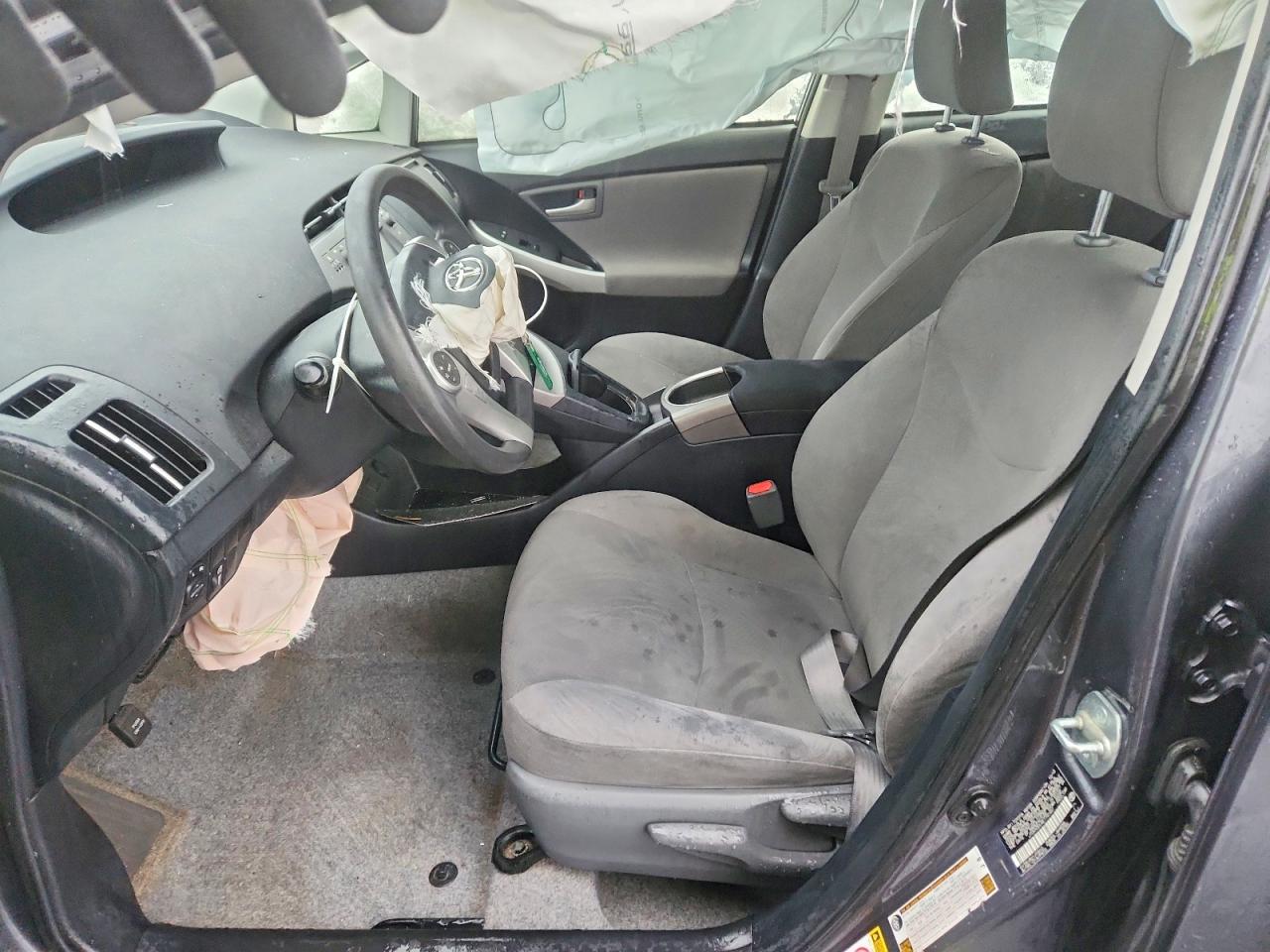 2014 TOYOTA PRIUS photo 19