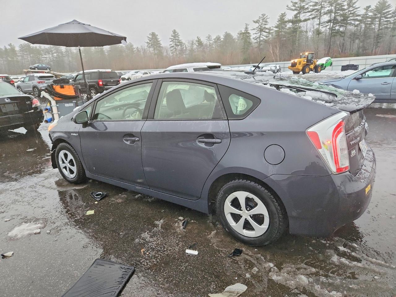 2014 TOYOTA PRIUS photo 4
