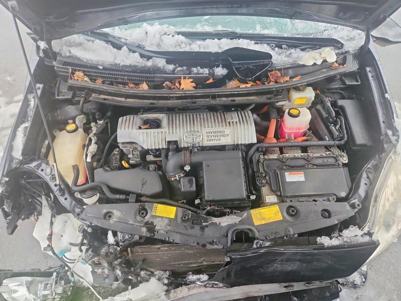 2014 TOYOTA PRIUS photo 31