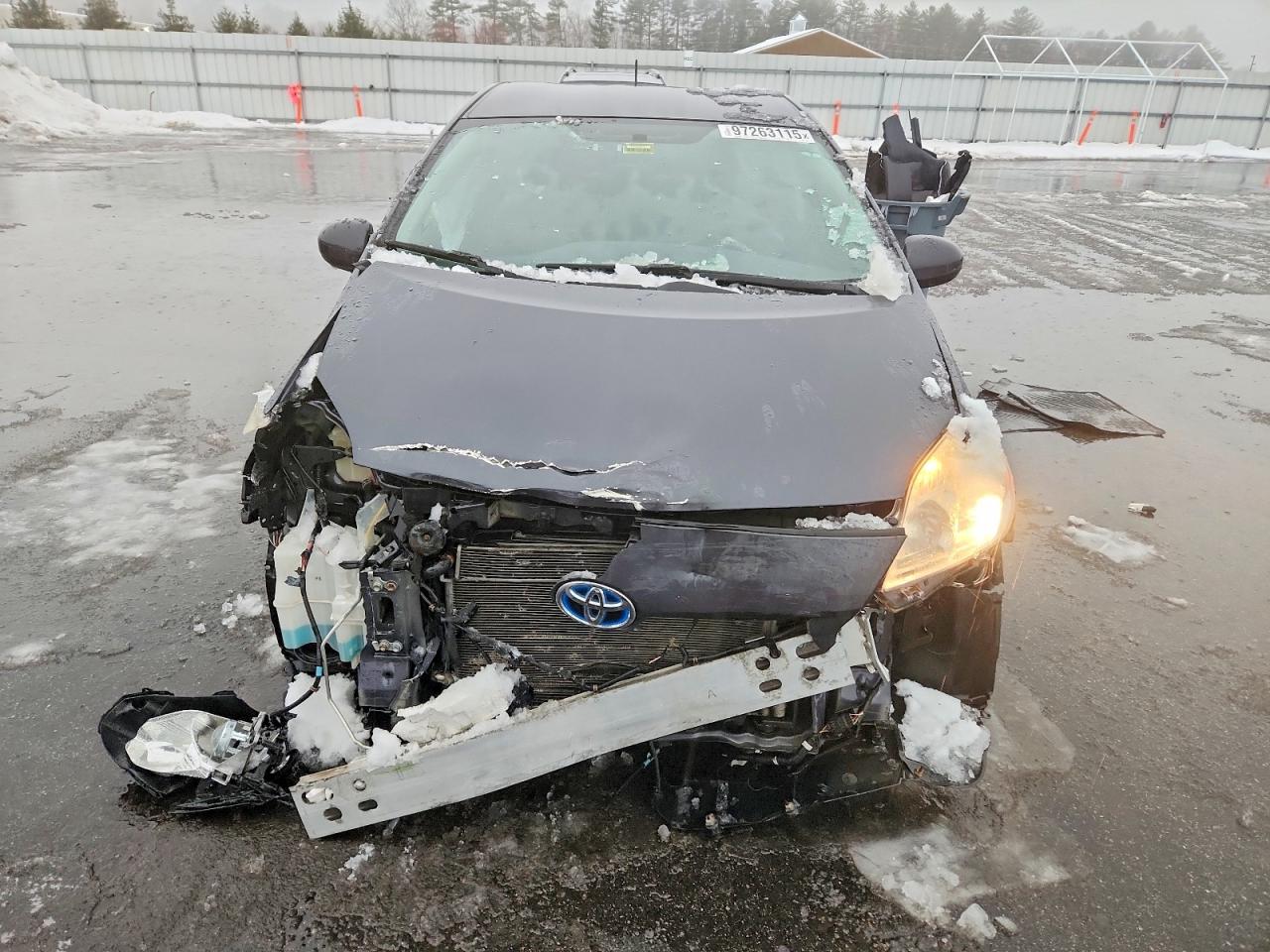 2014 TOYOTA PRIUS photo 13
