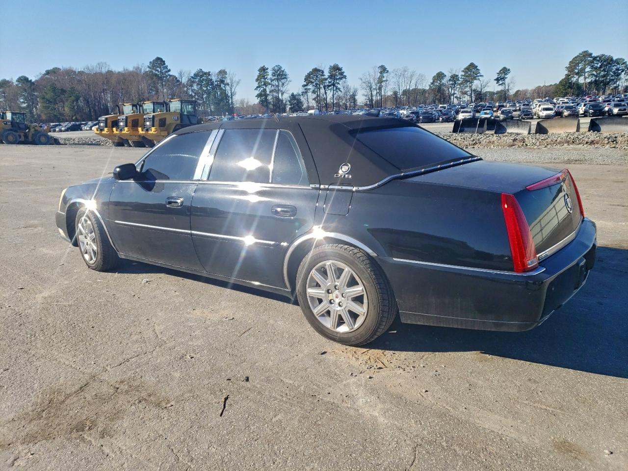 2011 CADILLAC DTS PREMIUM COLLECTION photo 2