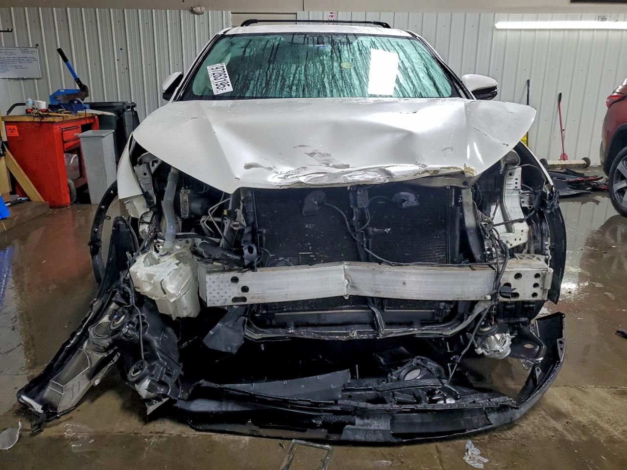 2014 TOYOTA HIGHLANDER LE photo 5