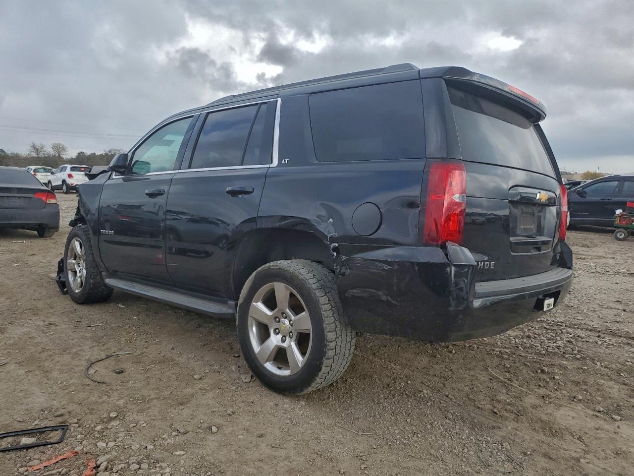 2016 CHEVROLET TAHOE C1500 LT photo 2