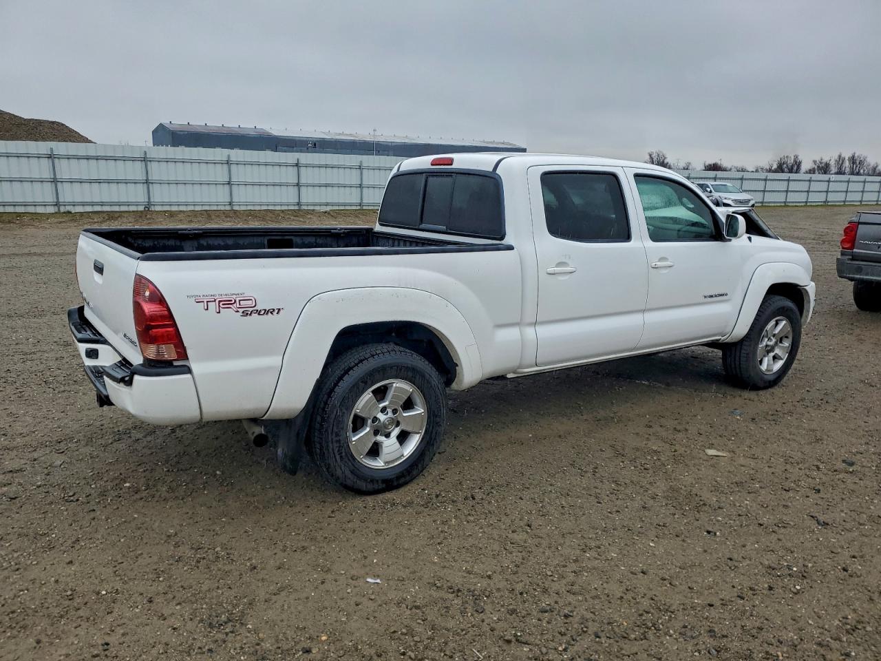 2005 TOYOTA TACOMA DOUBLE CAB LONG BED photo 3