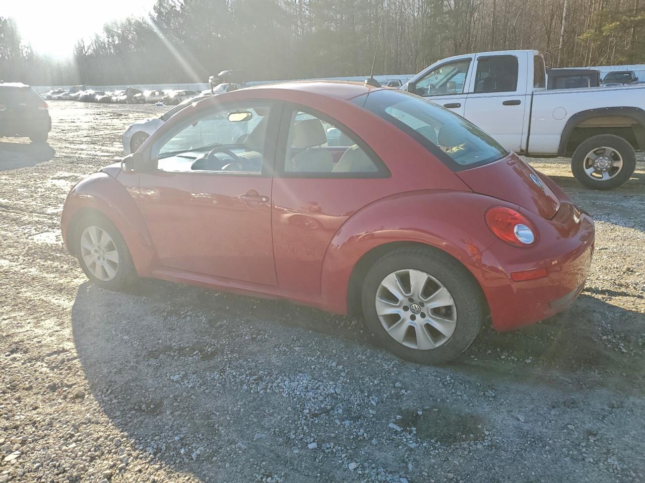 2008 VOLKSWAGEN NEW BEETLE S photo 2