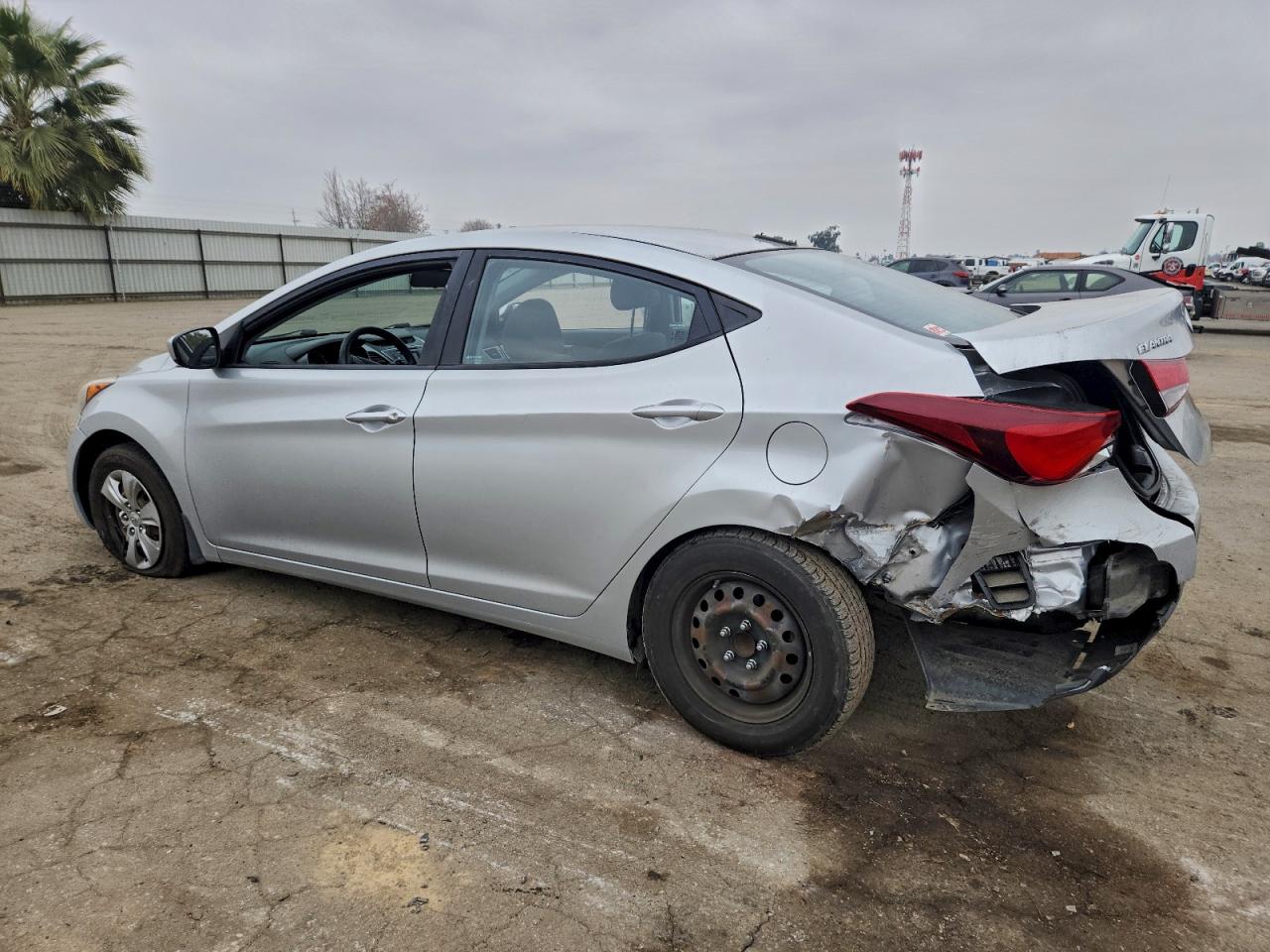 2016 HYUNDAI ELANTRA SE photo 4
