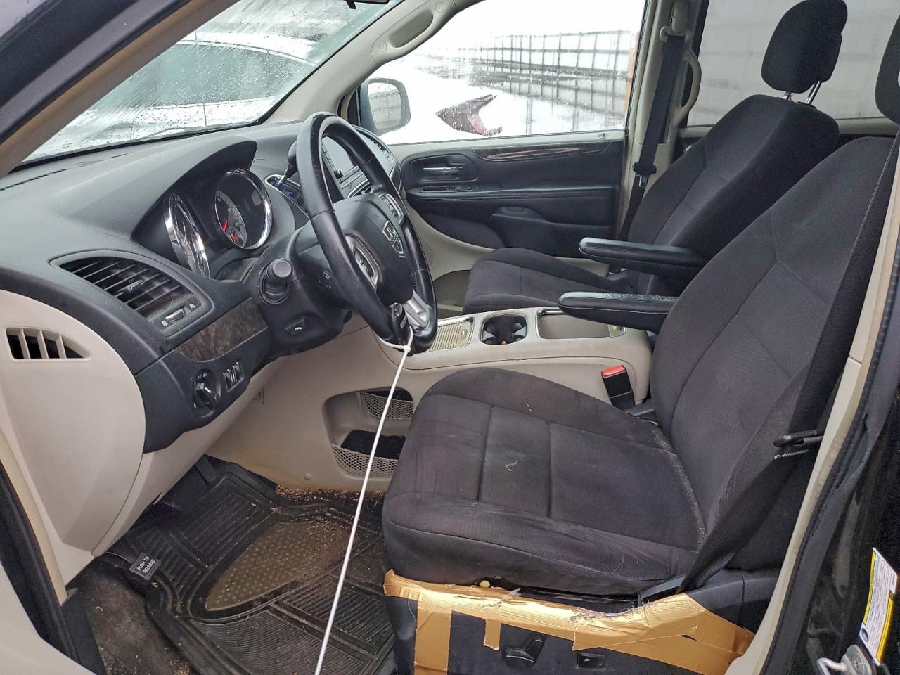 2011 DODGE GRAND CARAVAN CREW photo 13
