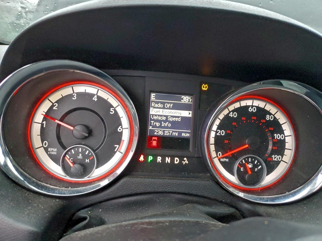 2011 DODGE GRAND CARAVAN CREW photo 17