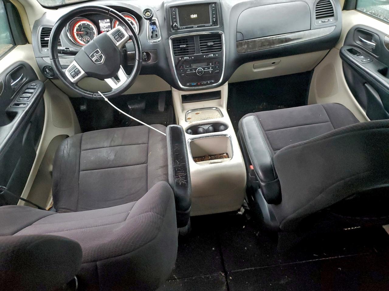 2011 DODGE GRAND CARAVAN CREW photo 15
