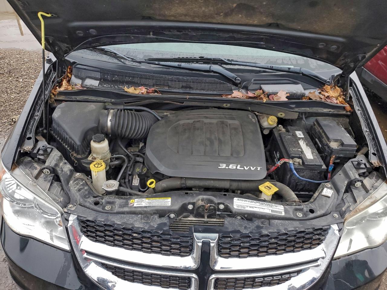 2011 DODGE GRAND CARAVAN CREW photo 21