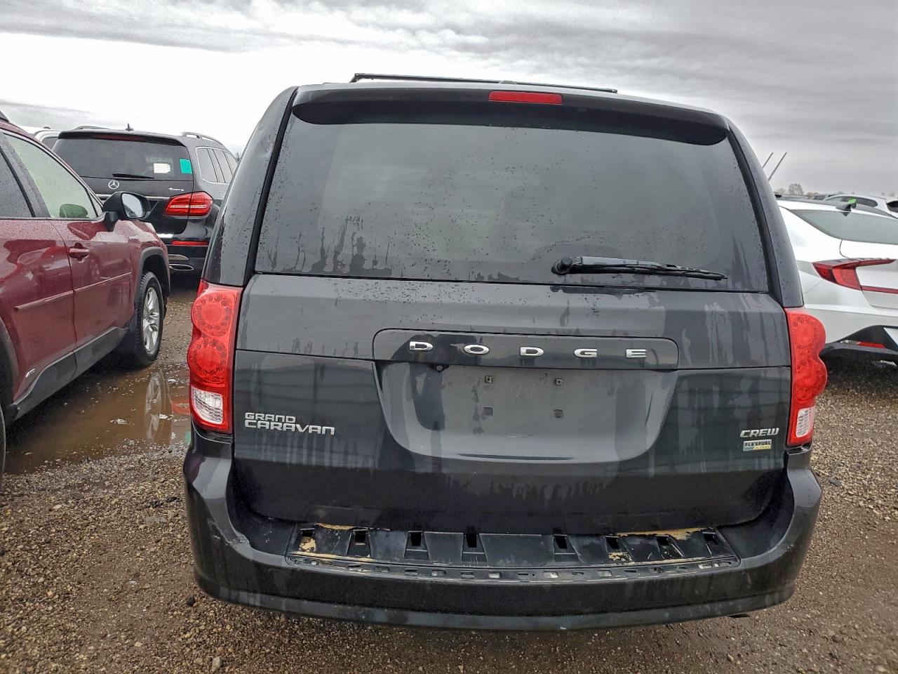 2011 DODGE GRAND CARAVAN CREW photo 11