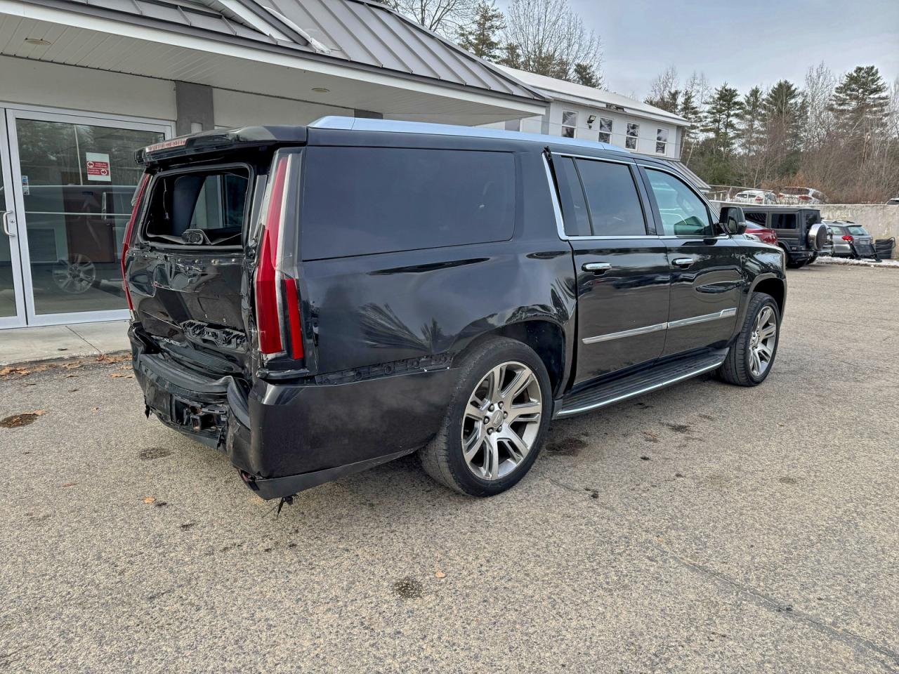 2016 CADILLAC ESCALADE ESV LUXURY photo 4