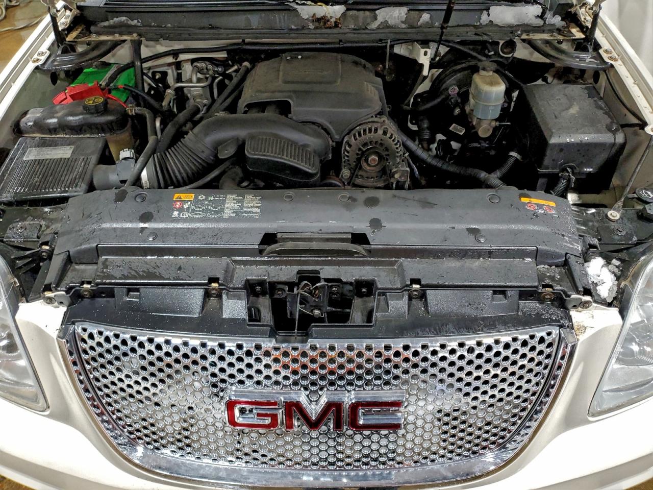 2013 GMC YUKON XL DENALI photo 12