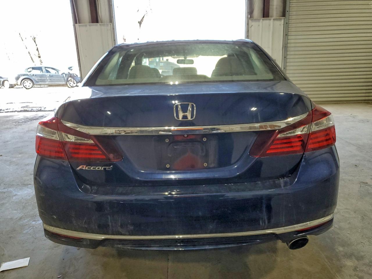 2017 HONDA ACCORD LX photo 16