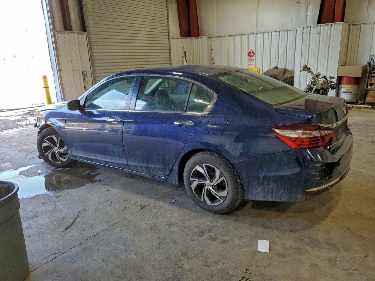 2017 HONDA ACCORD LX photo 4
