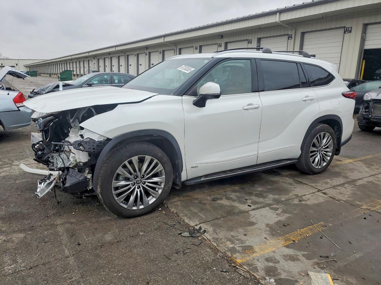 2022 TOYOTA HIGHLANDER