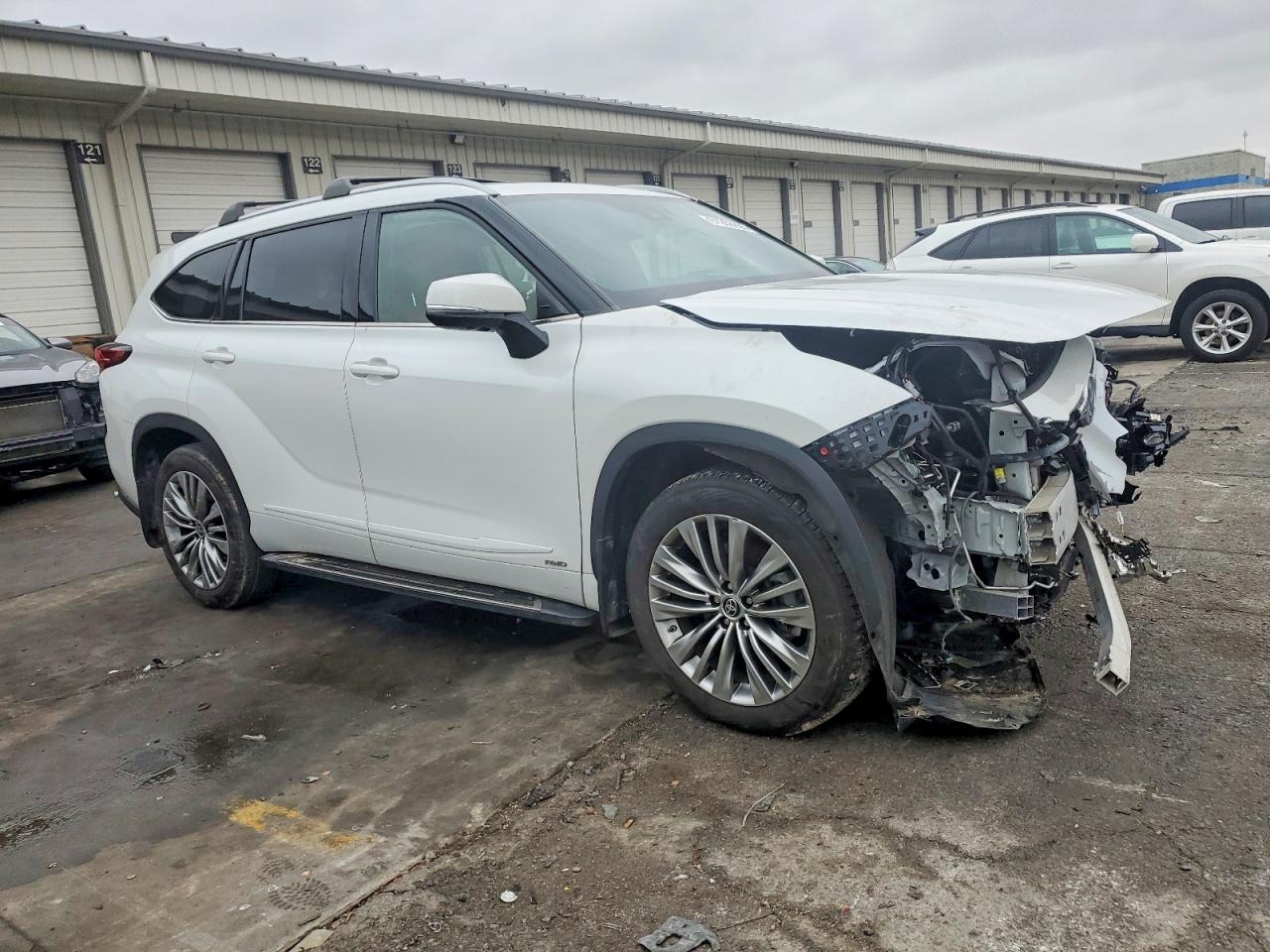 2022 TOYOTA HIGHLANDER HYBRID PLATINUM photo 10