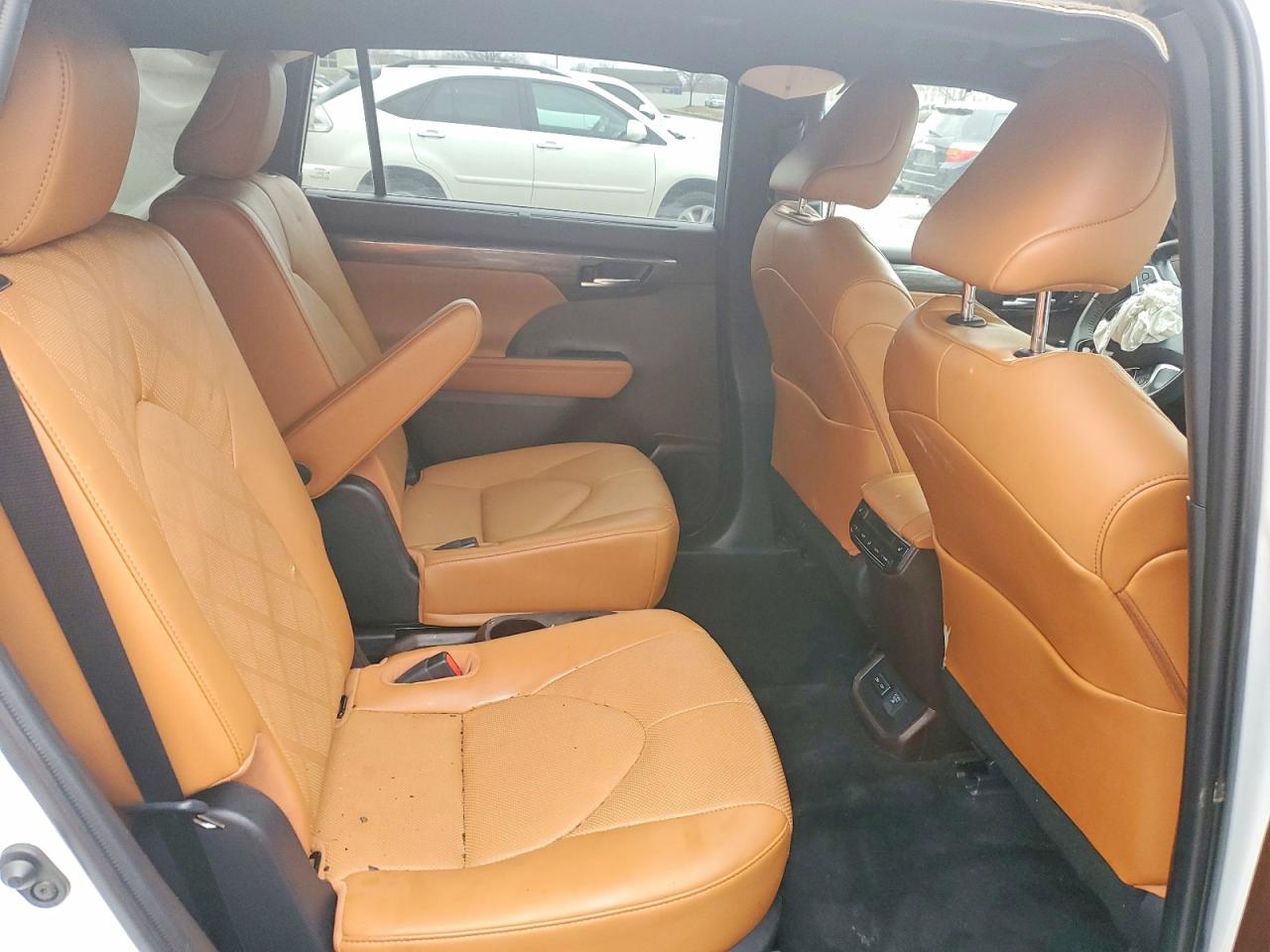 2022 TOYOTA HIGHLANDER HYBRID PLATINUM photo 31