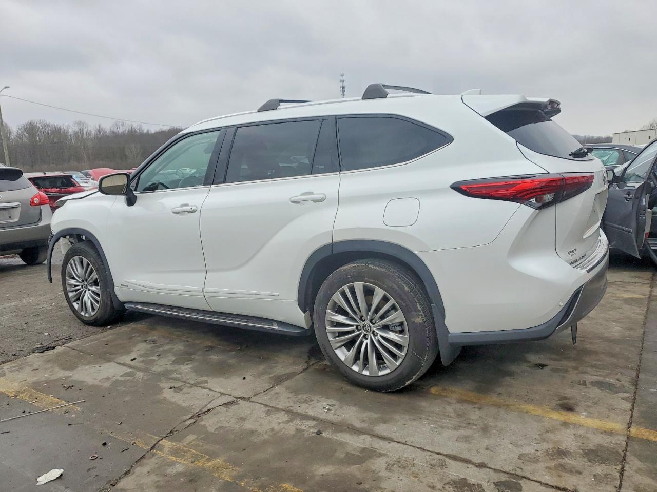 2022 TOYOTA HIGHLANDER HYBRID PLATINUM photo 4