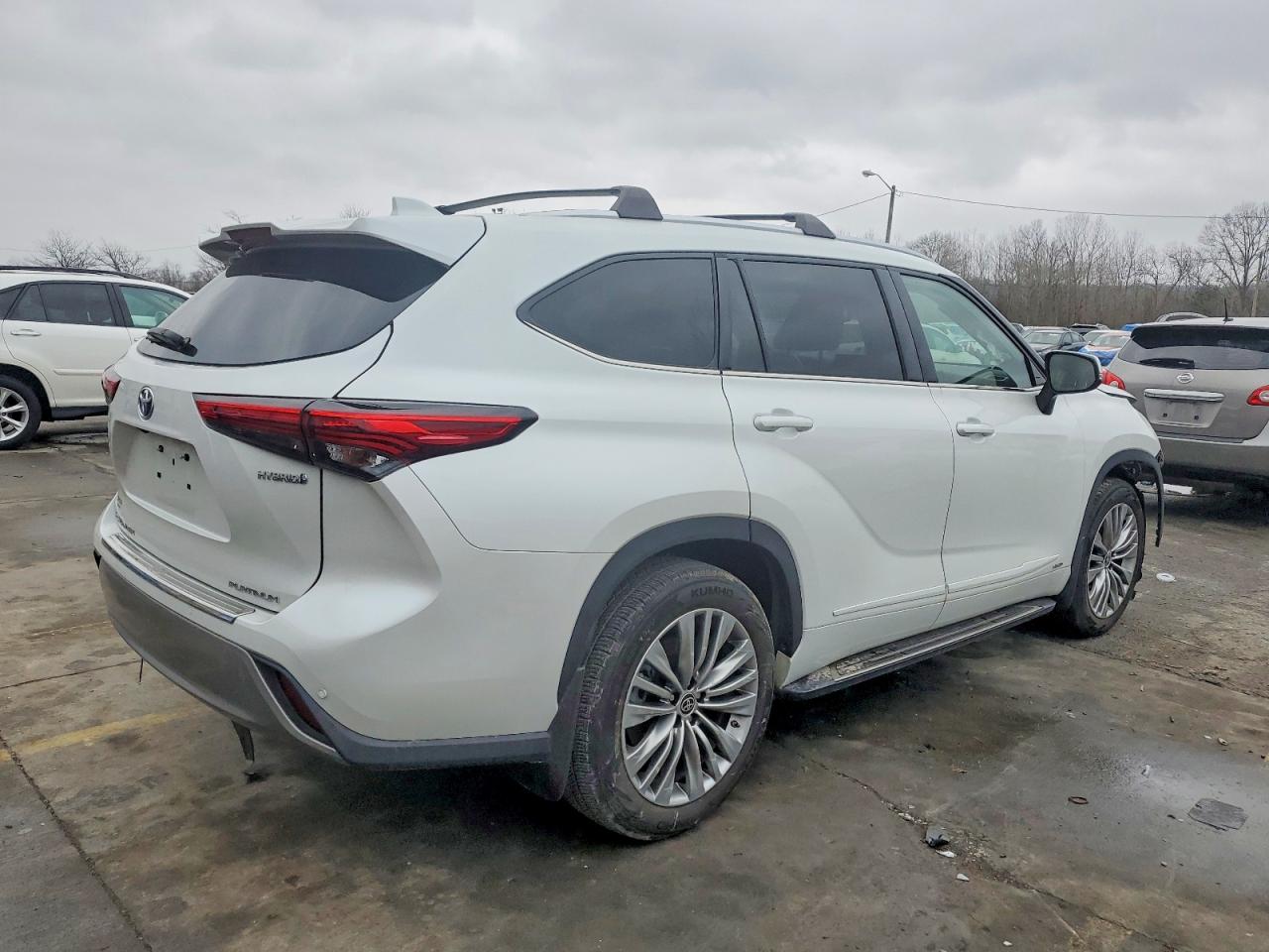 2022 TOYOTA HIGHLANDER HYBRID PLATINUM photo 7