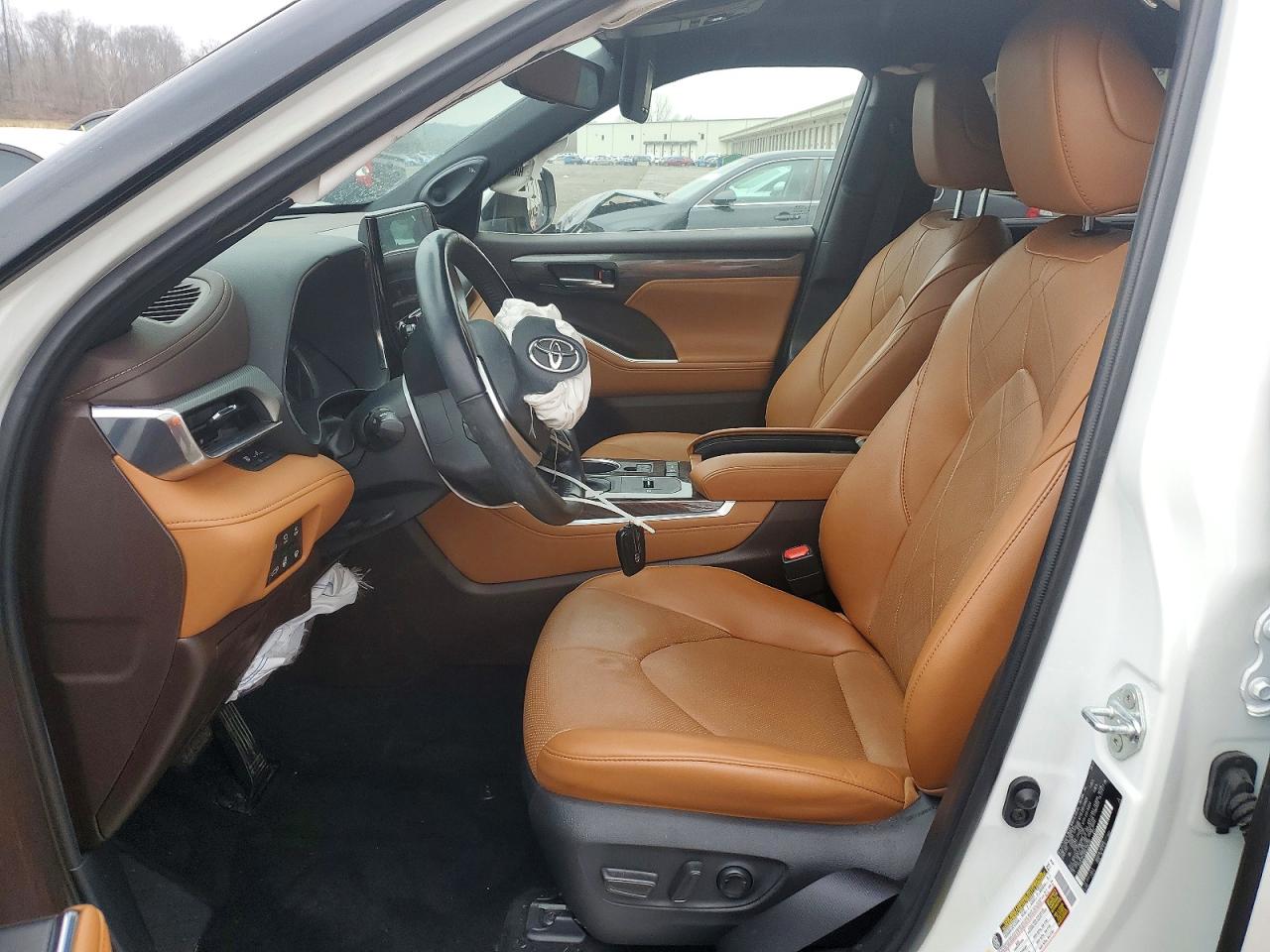 2022 TOYOTA HIGHLANDER HYBRID PLATINUM photo 19