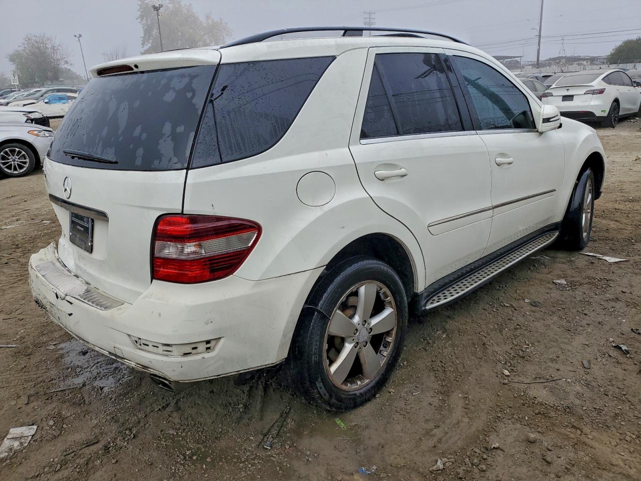 2011 MERCEDES-BENZ ML 350 photo 3