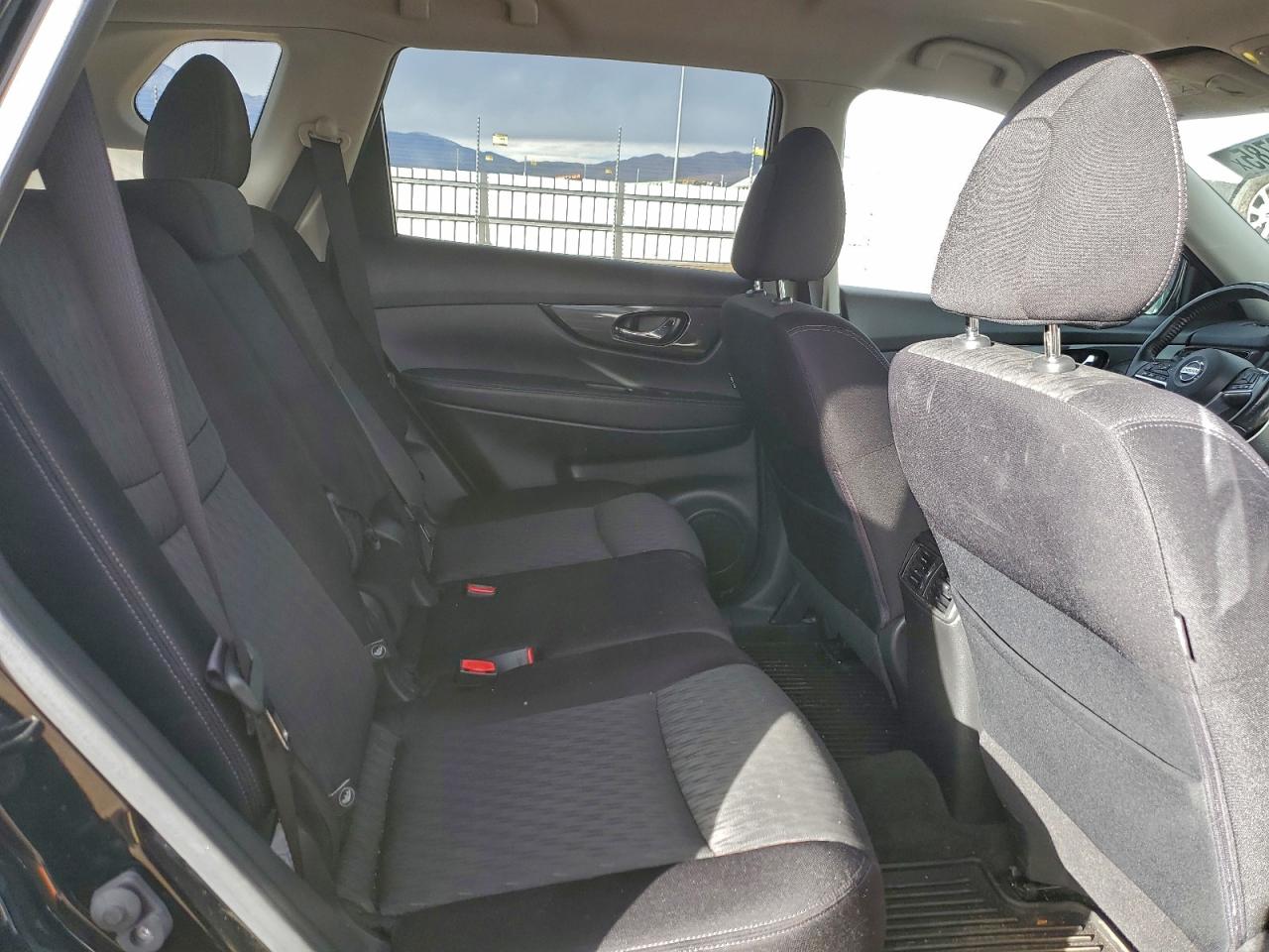 2017 NISSAN ROGUE S photo 10