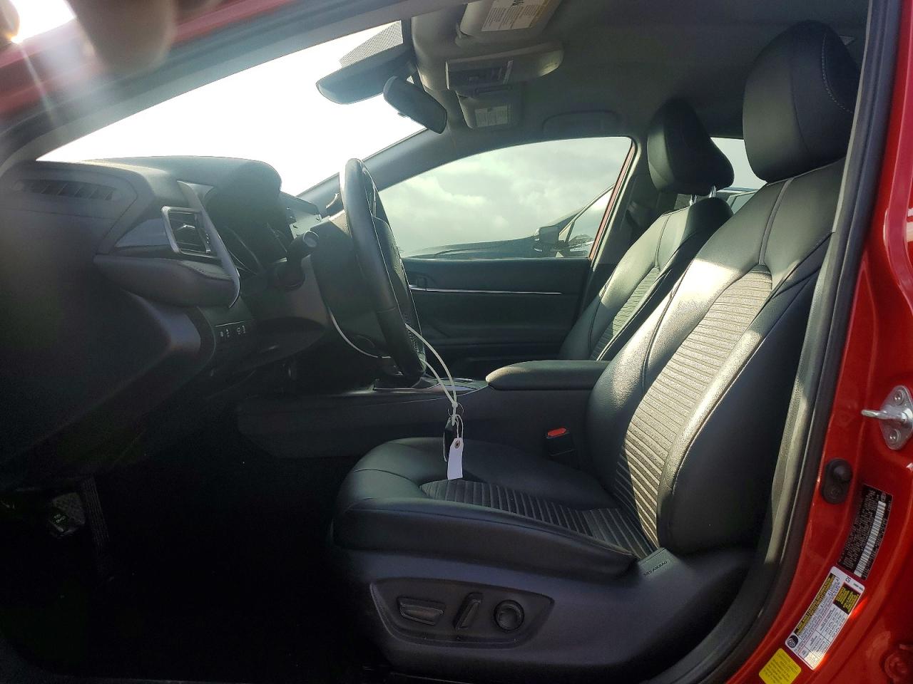 2021 TOYOTA CAMRY SE photo 7