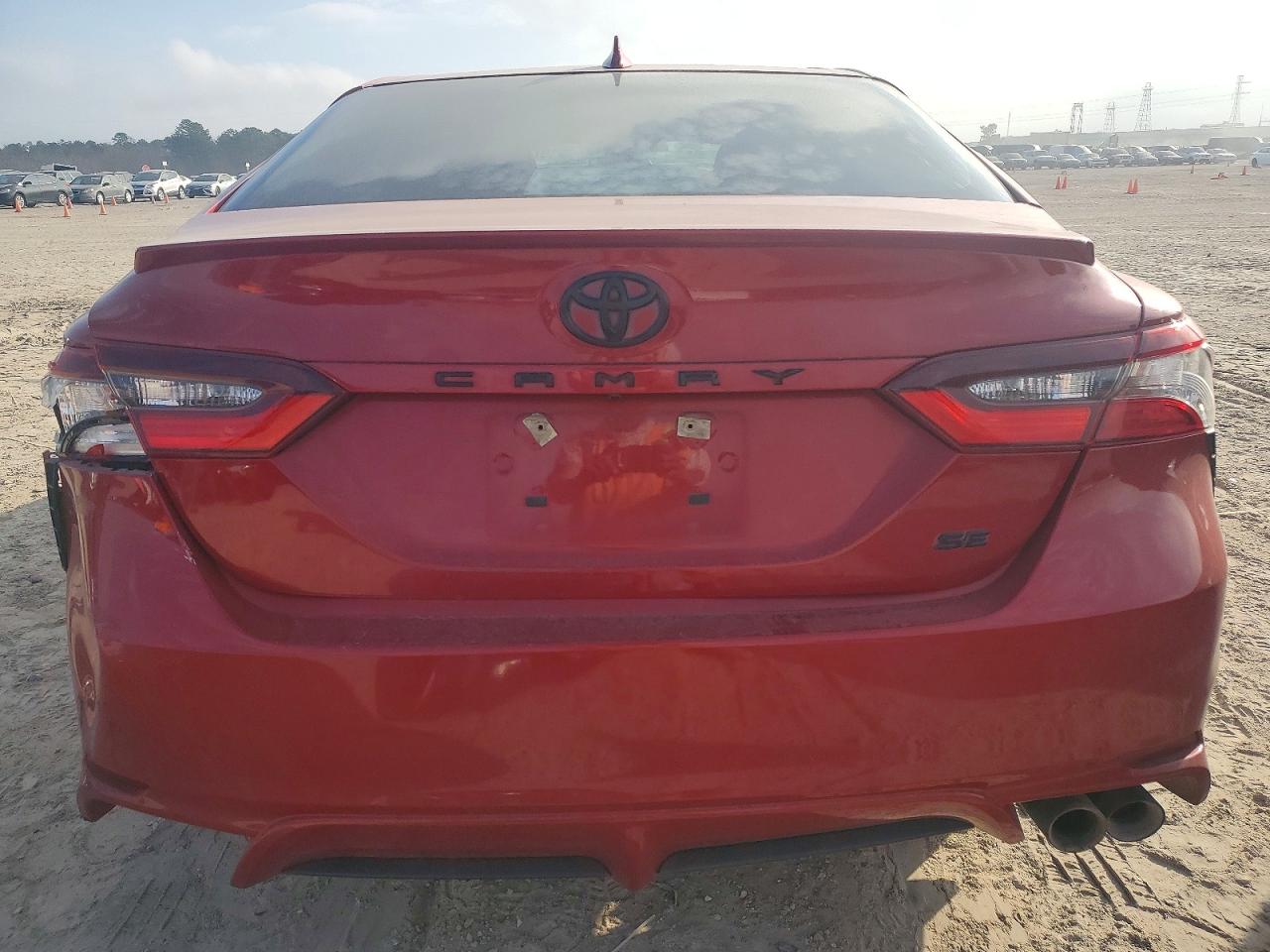 2021 TOYOTA CAMRY SE photo 6