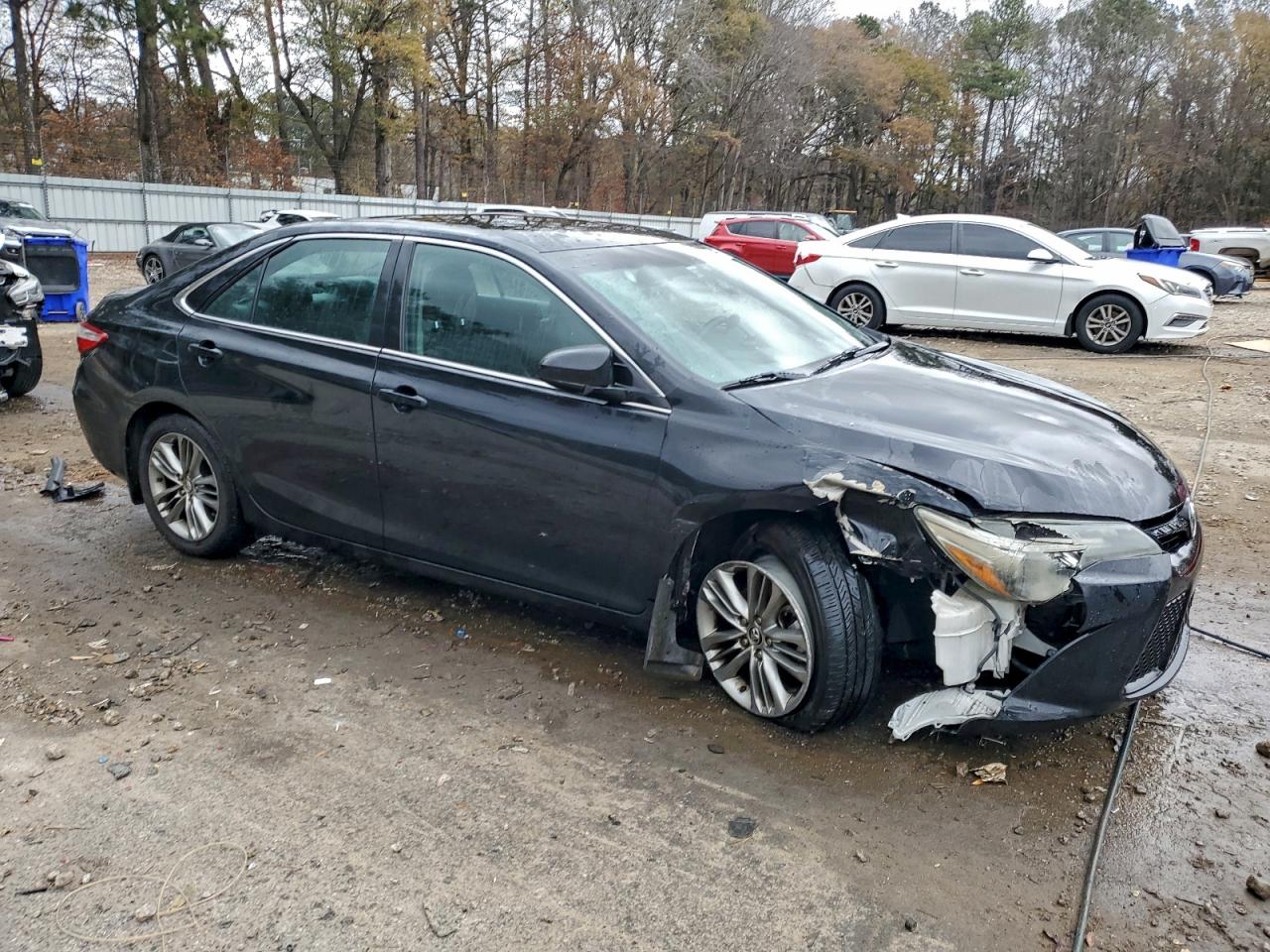 2016 TOYOTA CAMRY LE photo 4