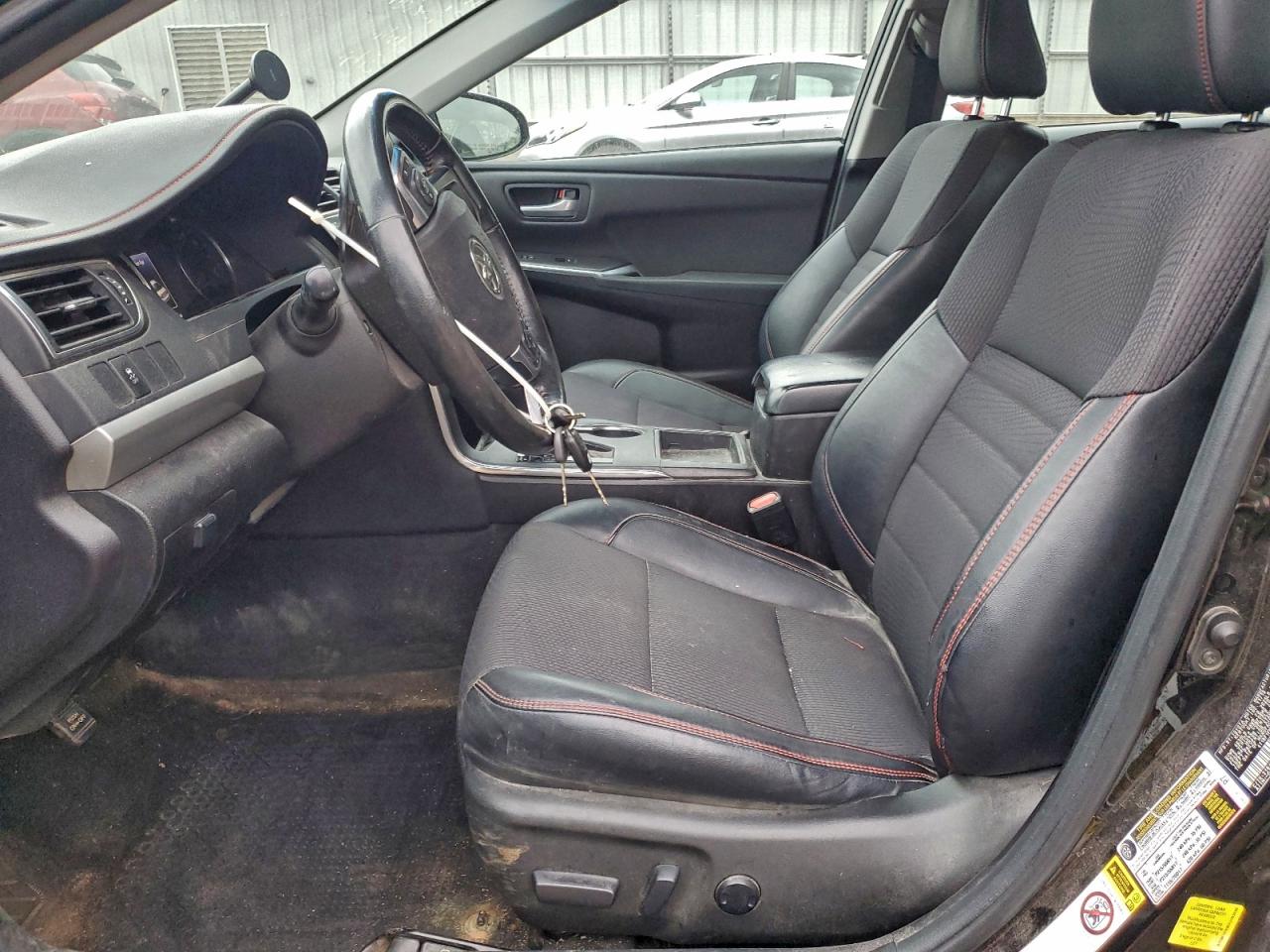 2016 TOYOTA CAMRY LE photo 7