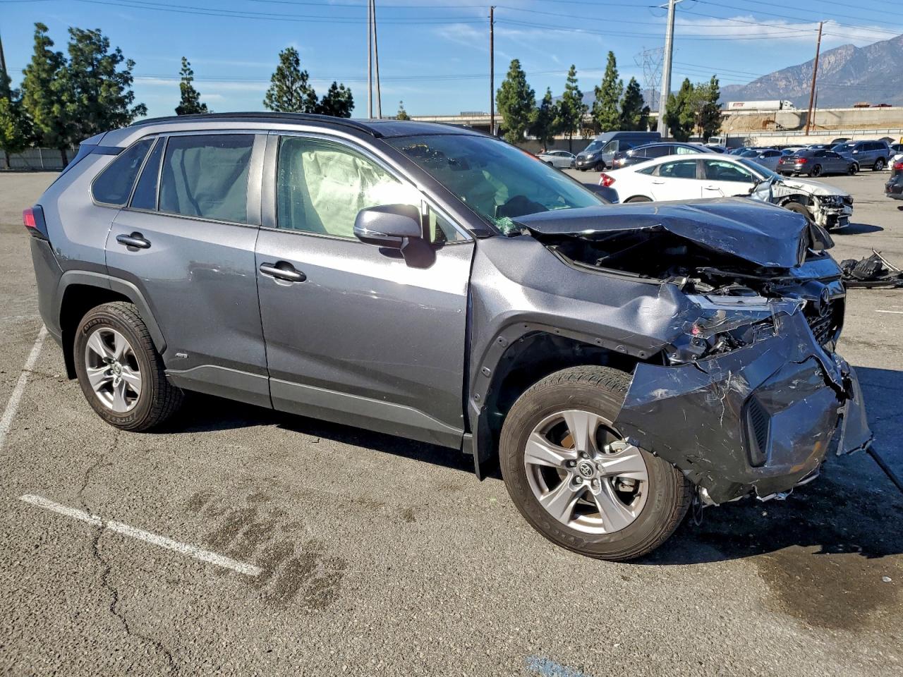 2024 TOYOTA RAV4 XLE photo 10