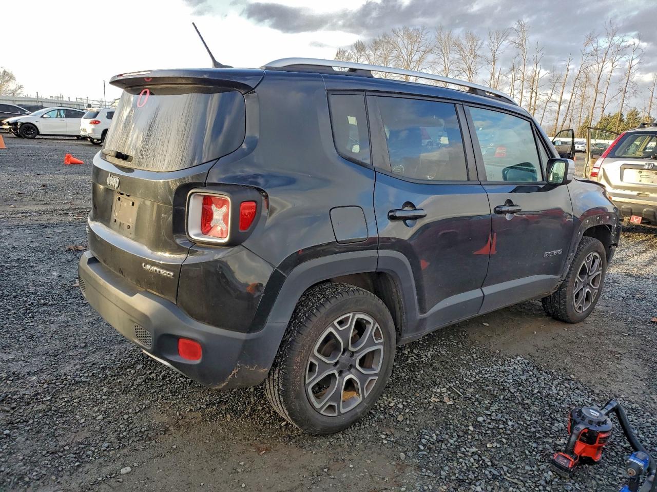 2015 JEEP RENEGADE LIMITED photo 5