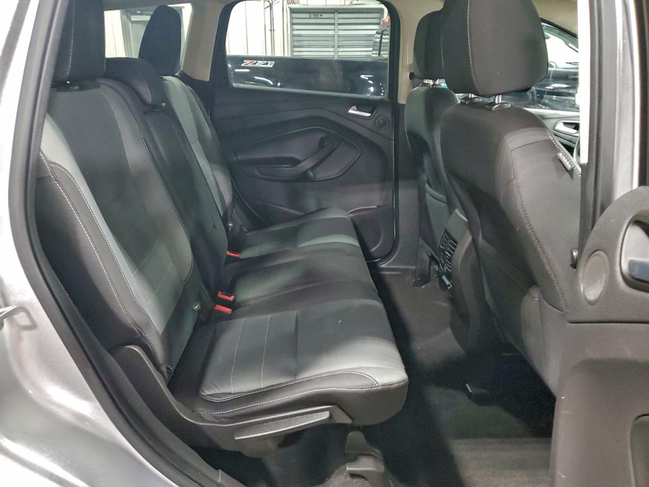 2016 FORD ESCAPE SE photo 31