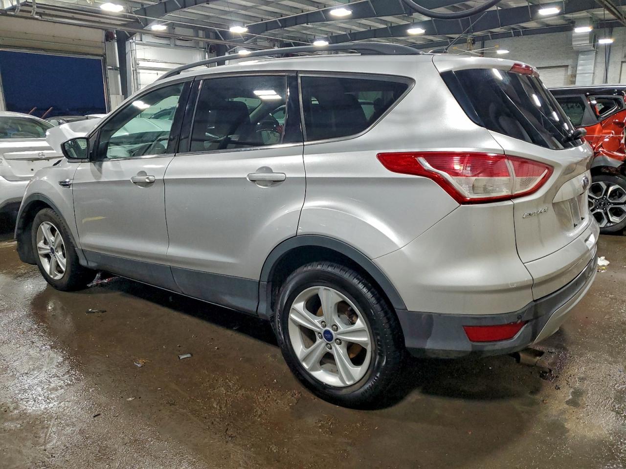 2016 FORD ESCAPE SE photo 4