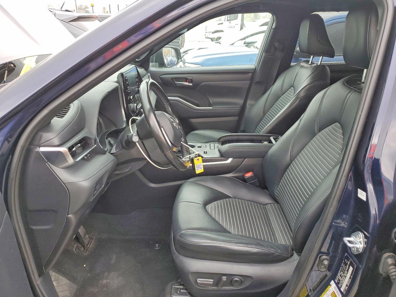 2021 TOYOTA HIGHLANDER XSE photo 7