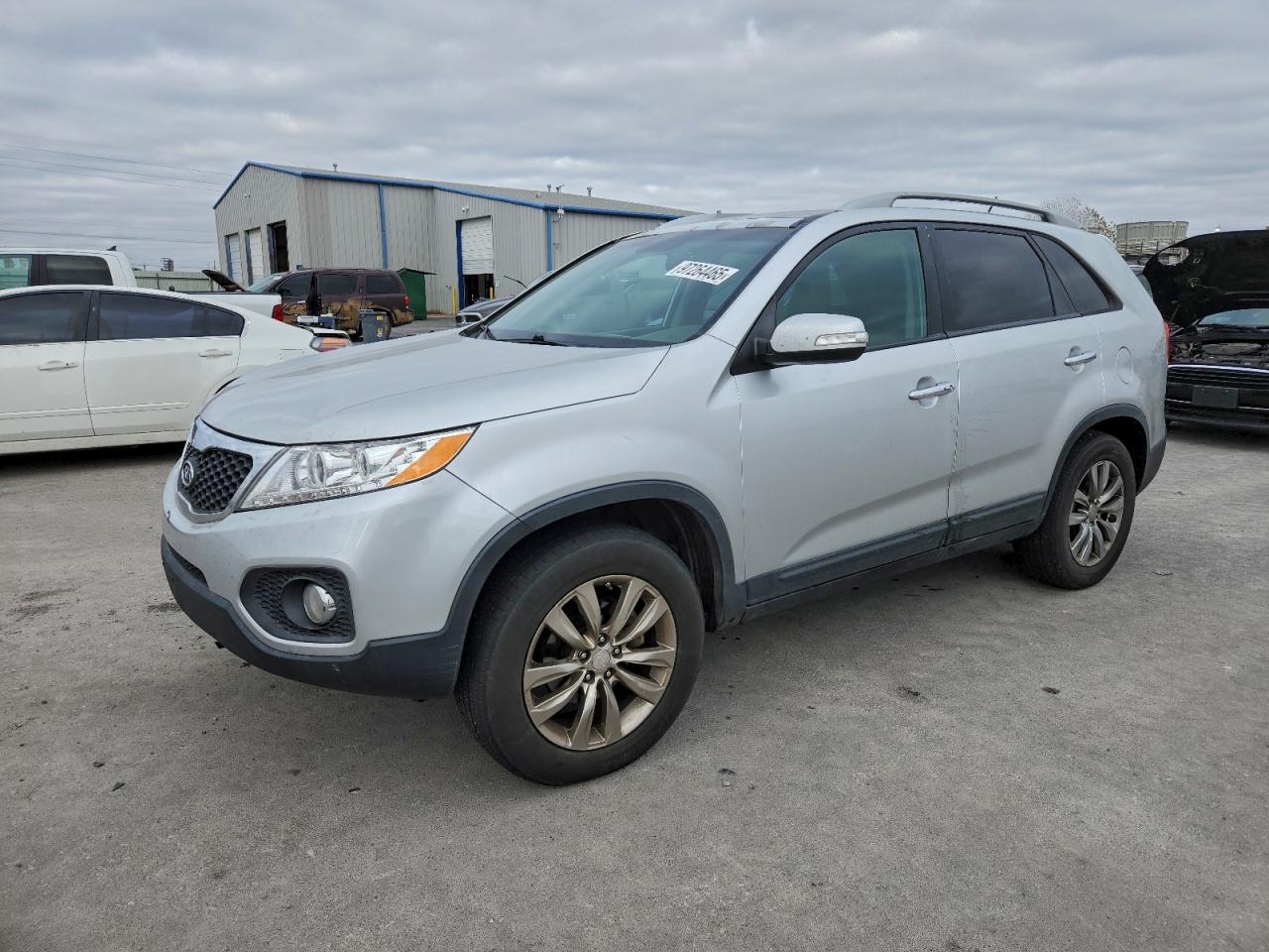 2011 KIA SORENTO EX — FRONT END damage — photo 1