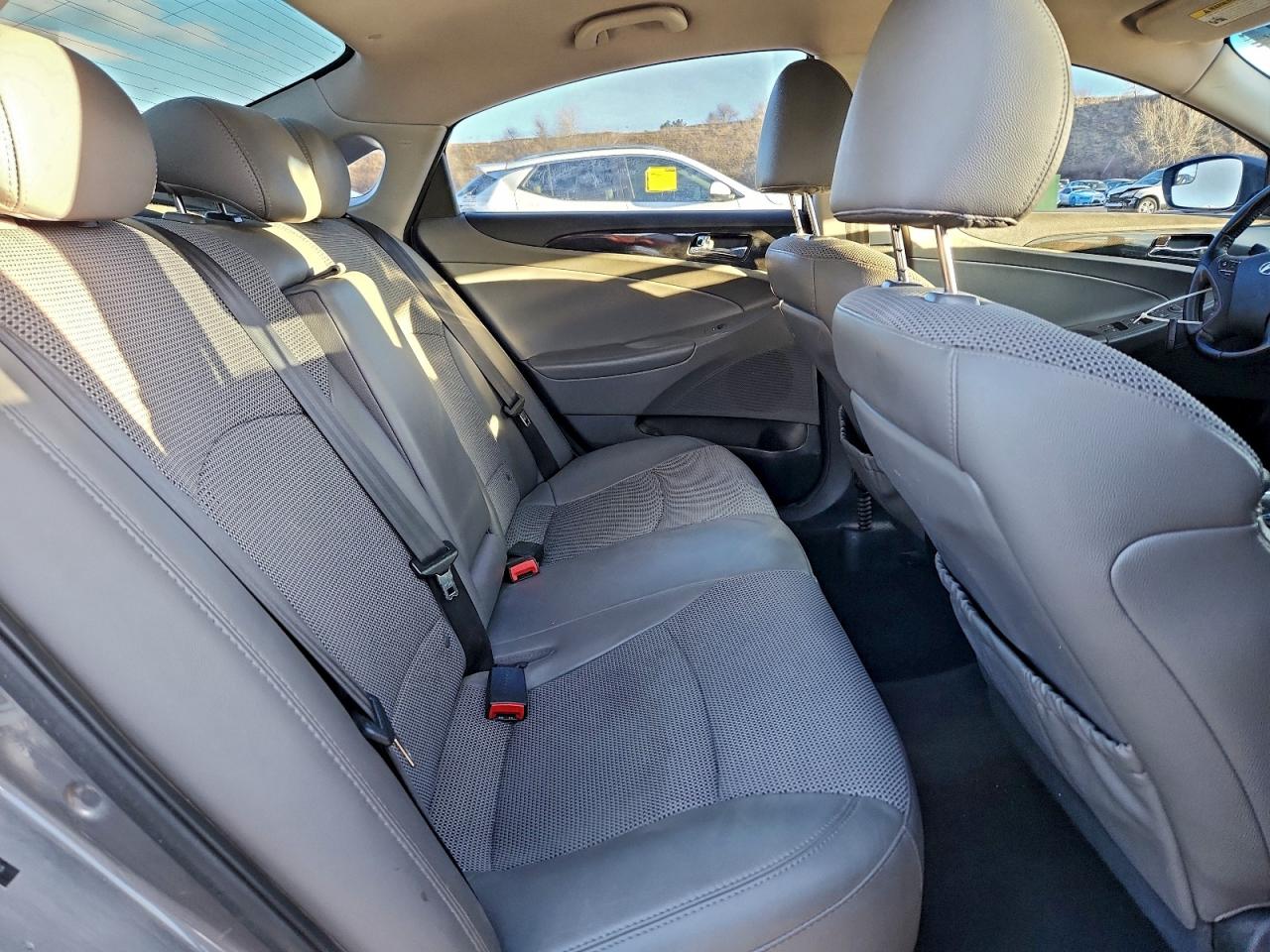 2014 HYUNDAI SONATA SE photo 10