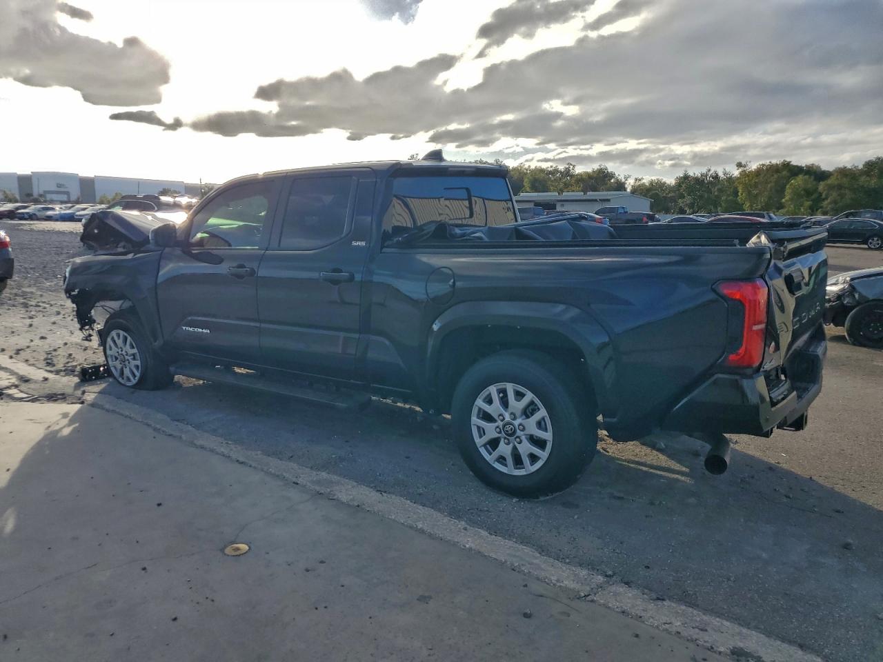 2024 TOYOTA TACOMA DOUBLE CAB photo 2
