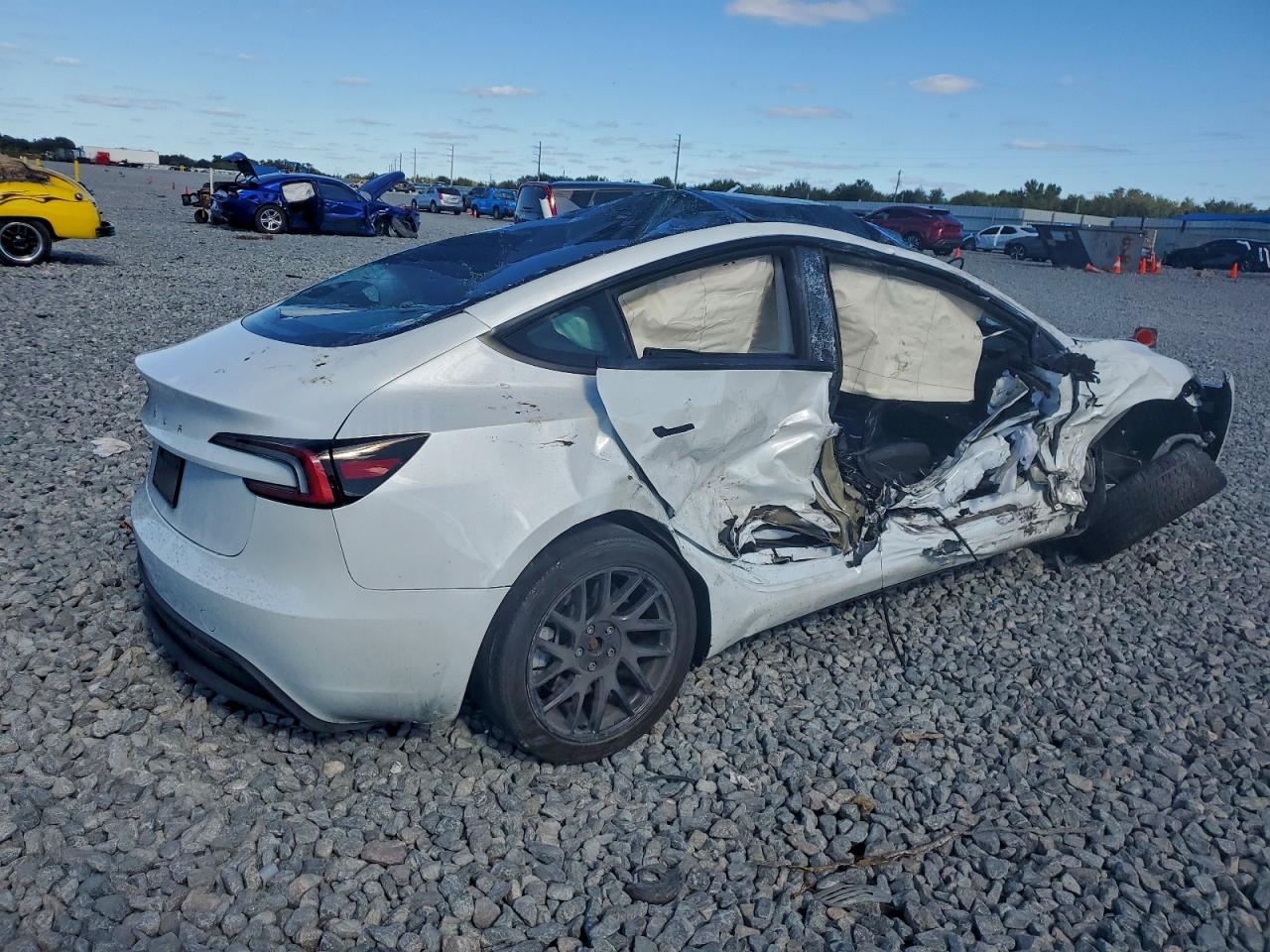 2024 TESLA MODEL 3 photo 5