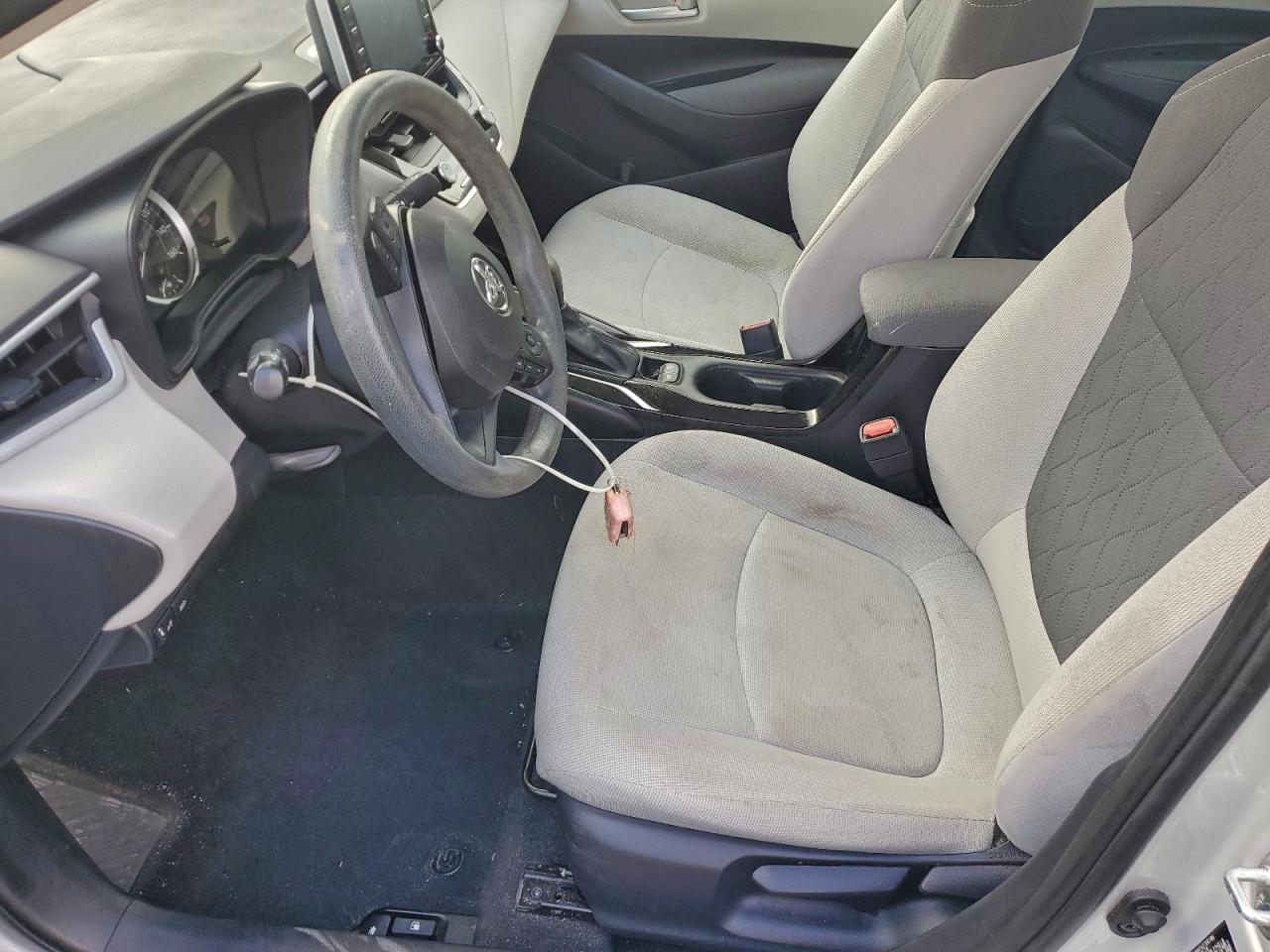 2021 TOYOTA COROLLA LE photo 7