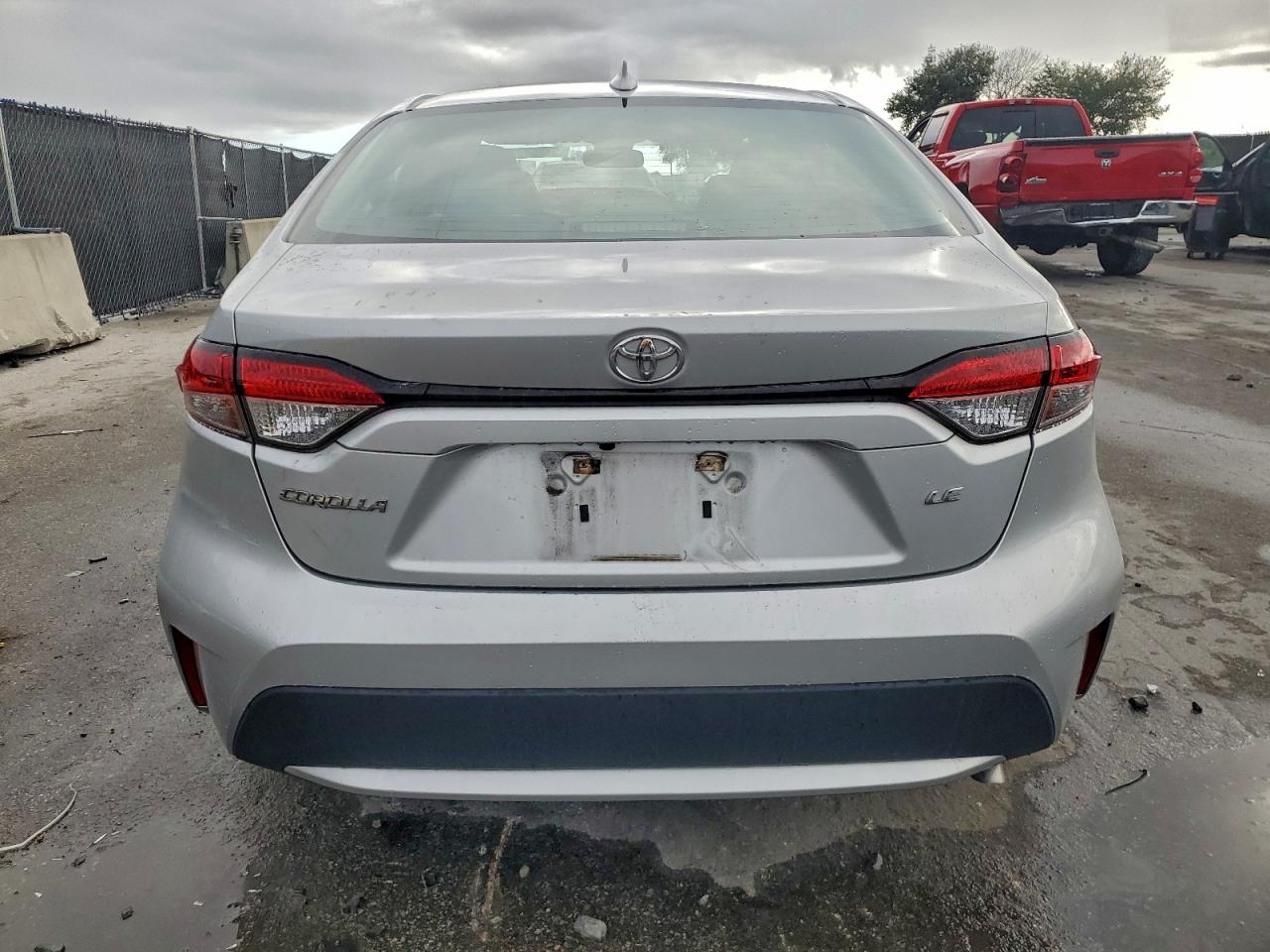 2021 TOYOTA COROLLA LE photo 6