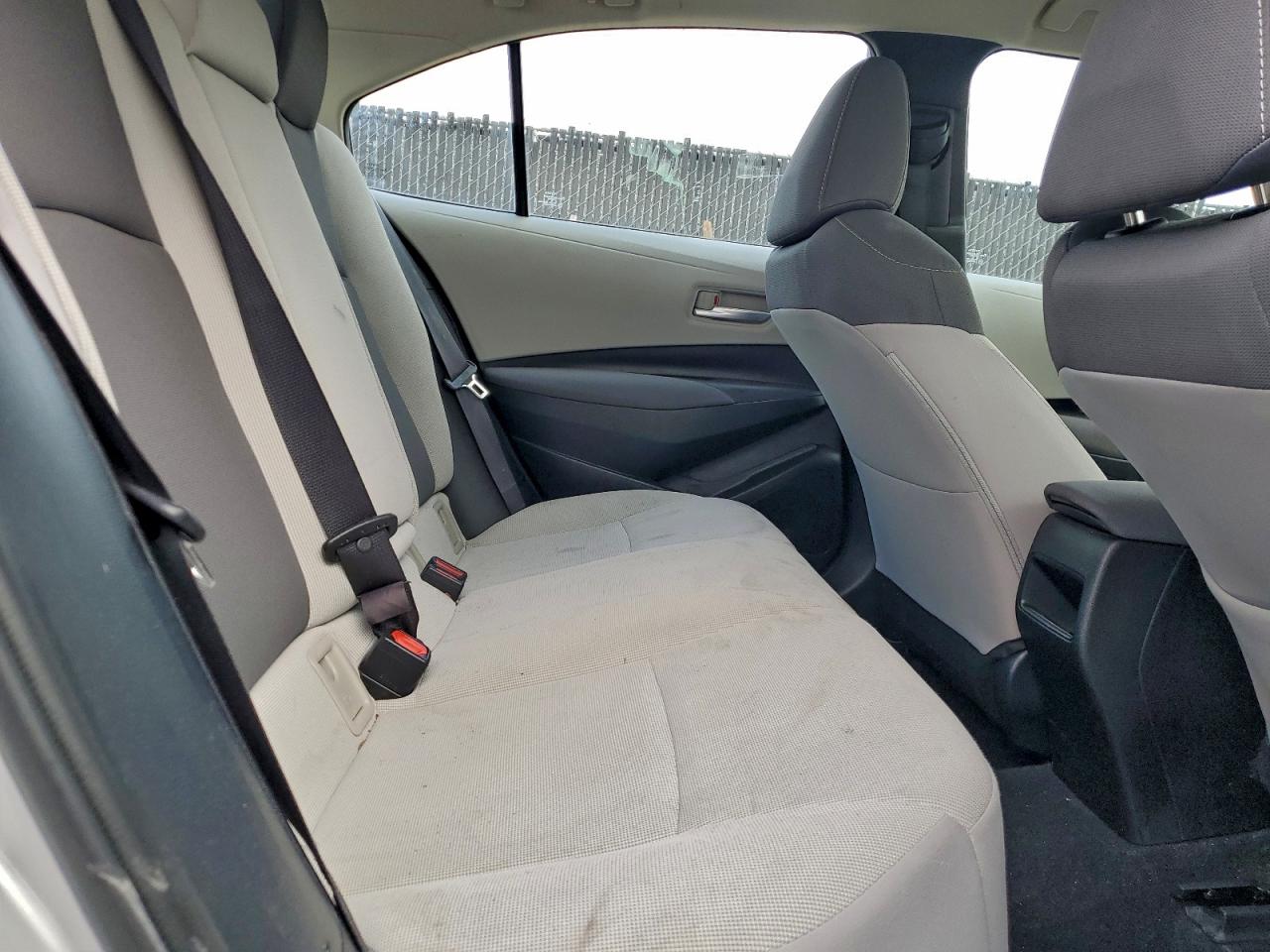 2021 TOYOTA COROLLA LE photo 10