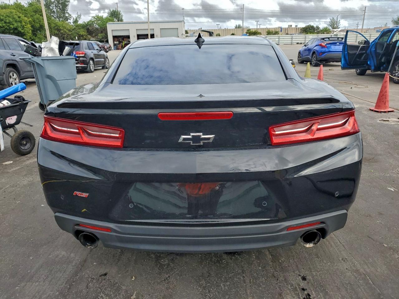 2017 CHEVROLET CAMARO LT photo 6