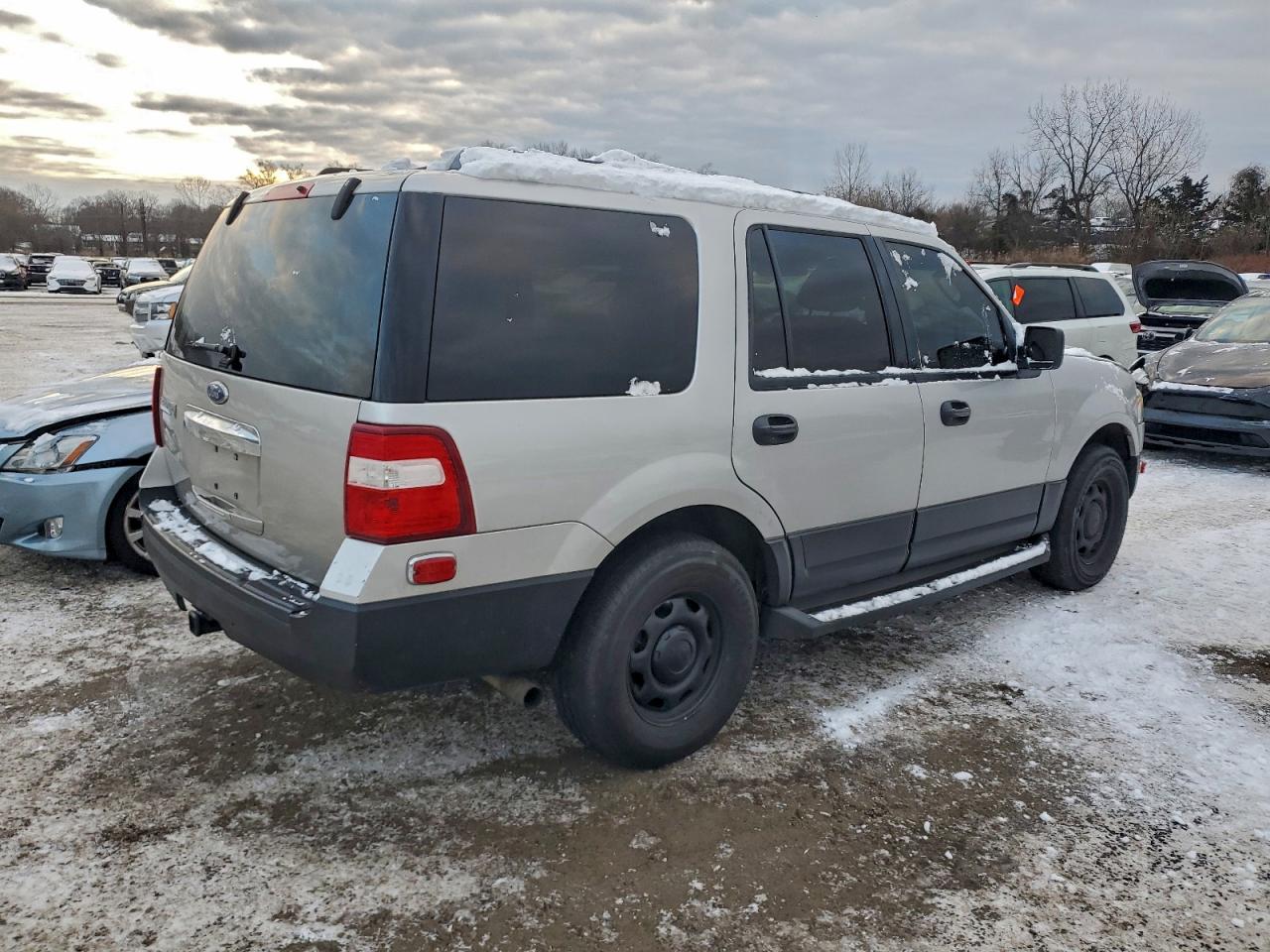2010 FORD EXPEDITION XLT photo 3